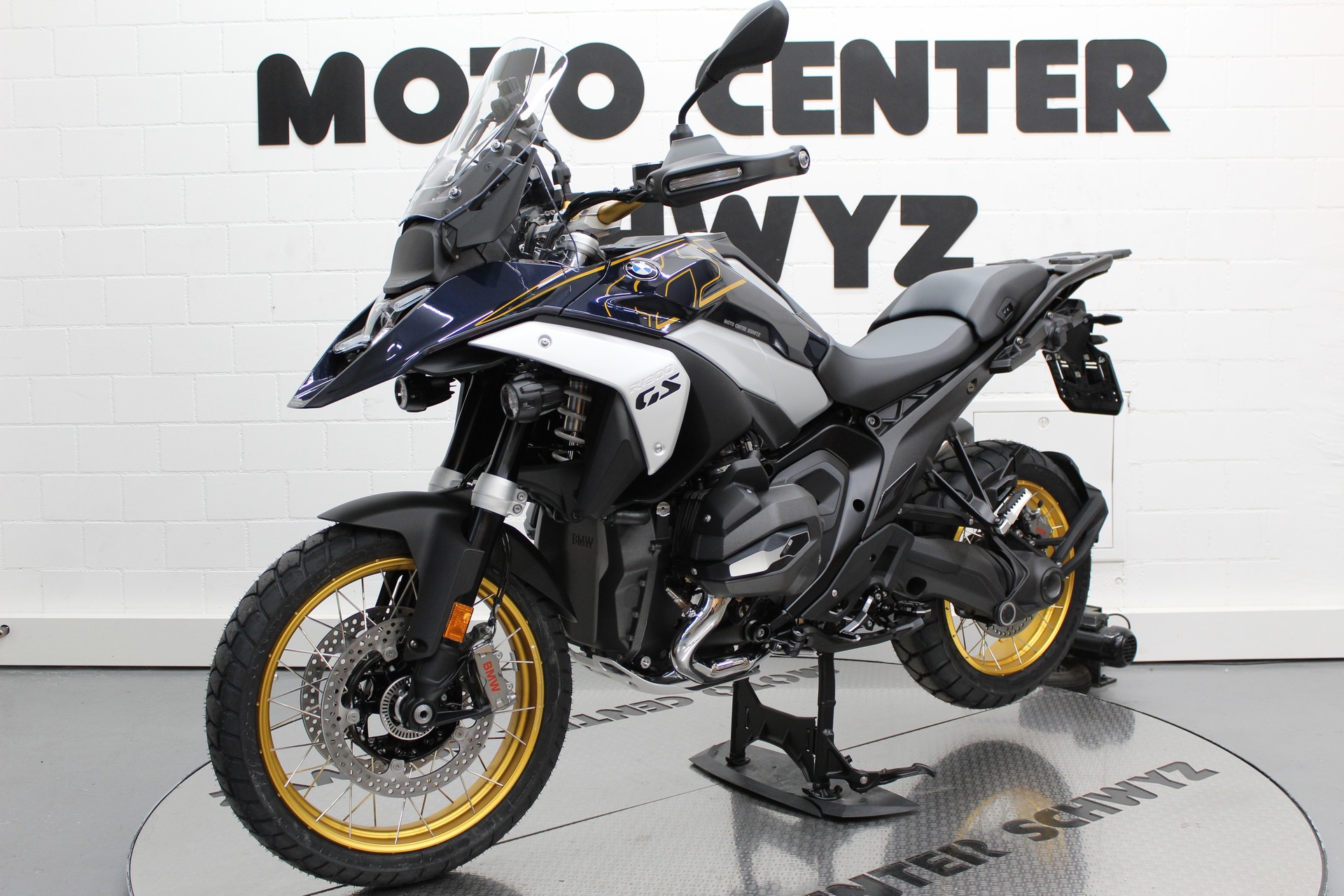 BMW R 1300 GS-image-3