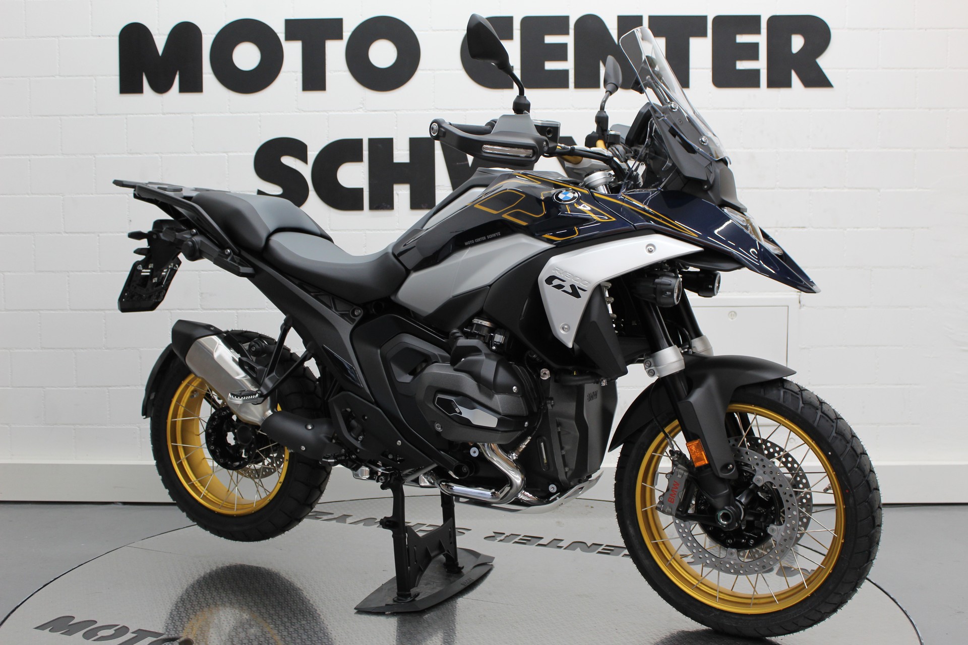 BMW R 1300 GS-image-1
