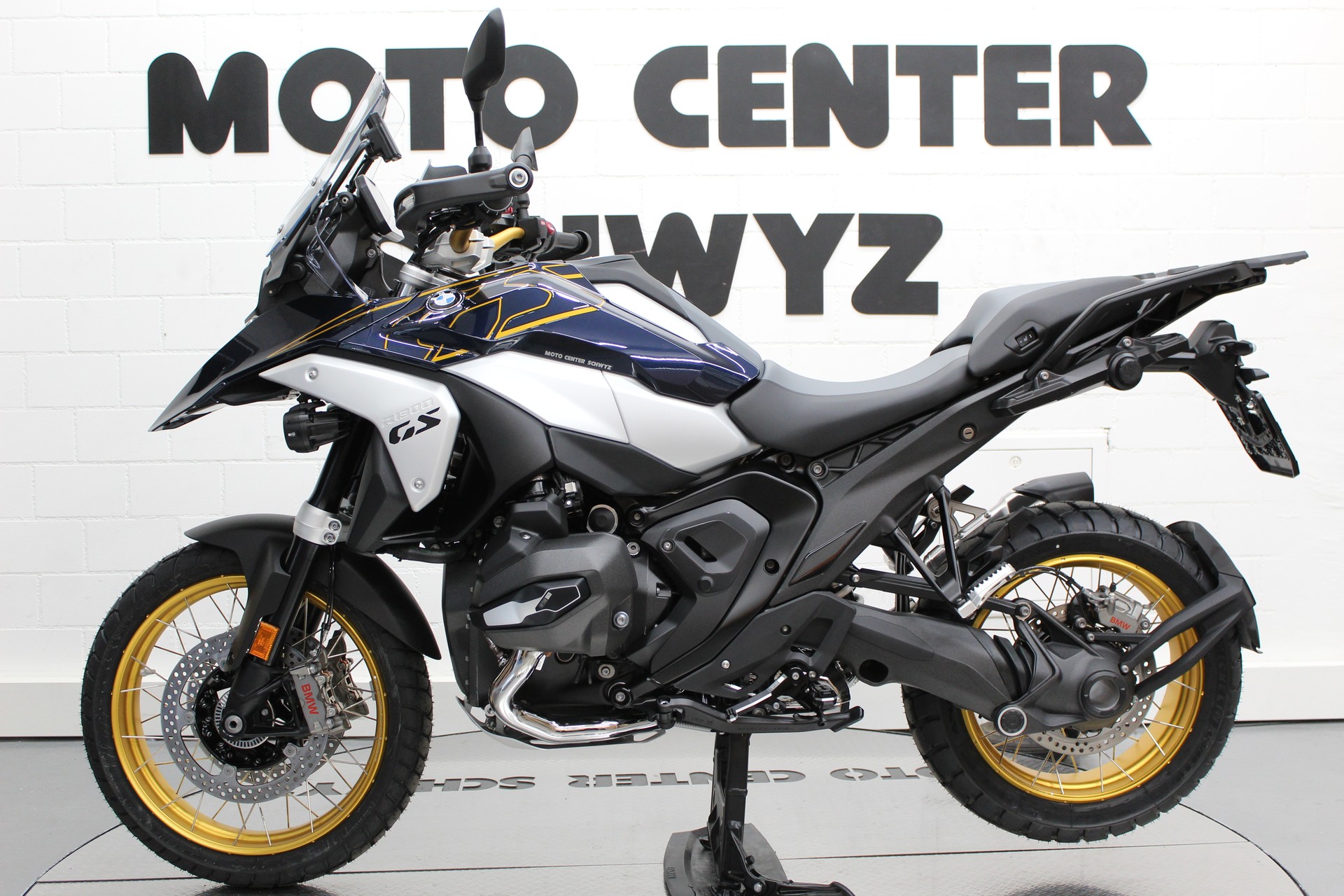 BMW R 1300 GS-image-4
