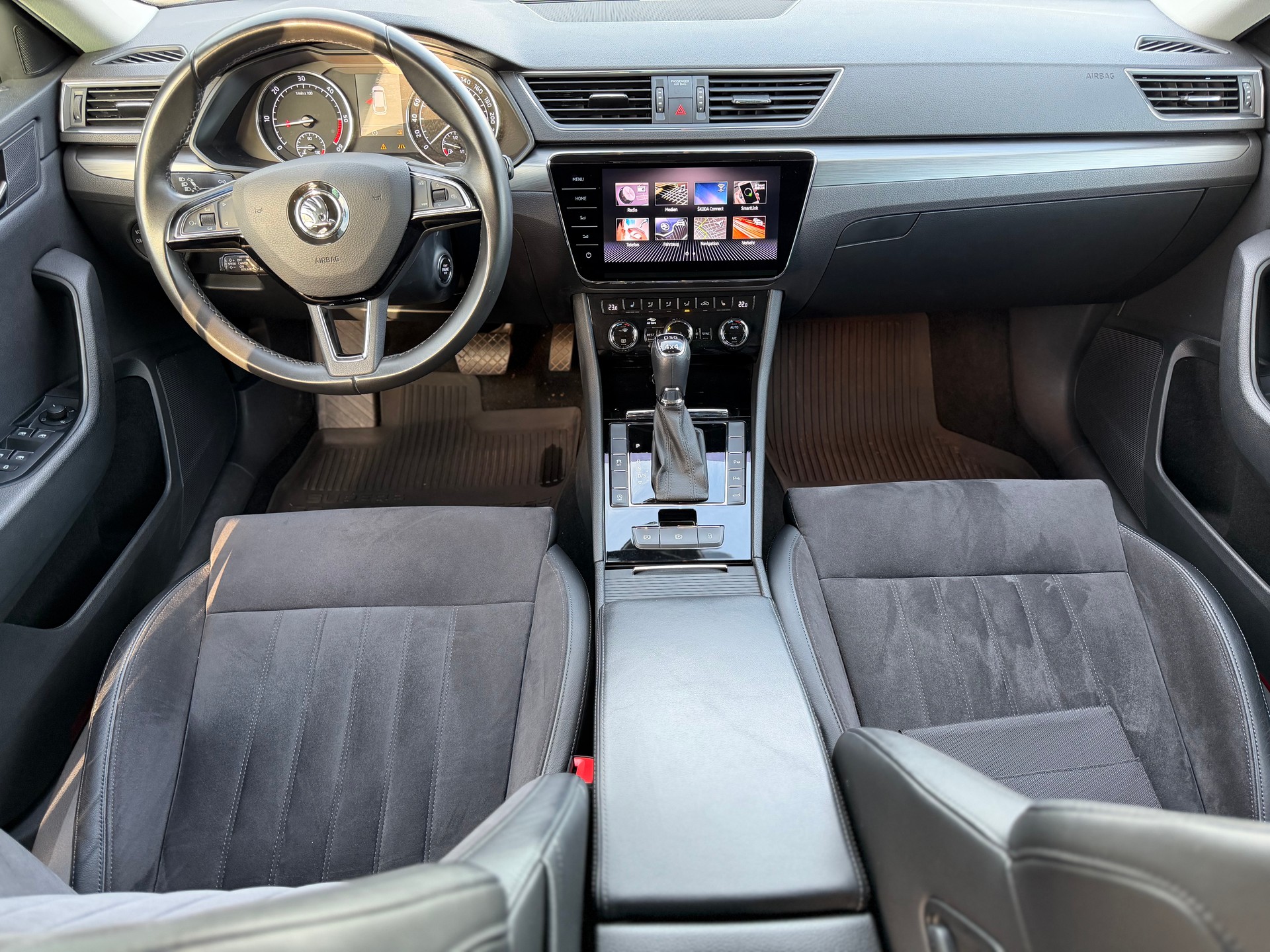 SKODA Superb Combi 2.0 TDi Style 4x4 DSG-image-5