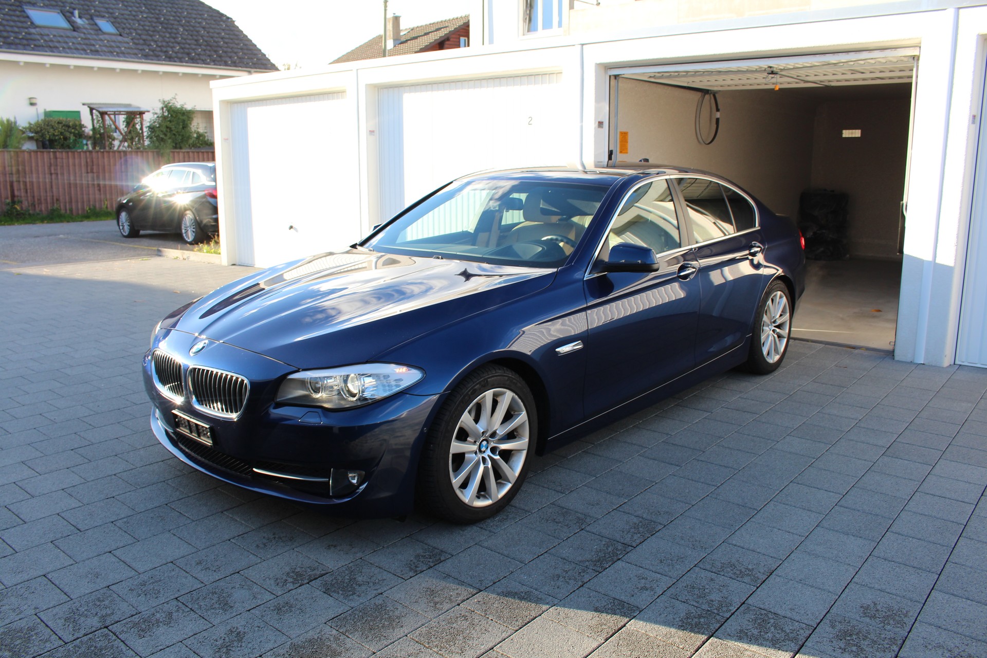 BMW 535i / 6-Gang Schalter ab Werk / 306PS / Weltweit sehr selten / Garantie / Alle Service bei BMW / Neu ab MFK / Sammler Liebhaber-image-1