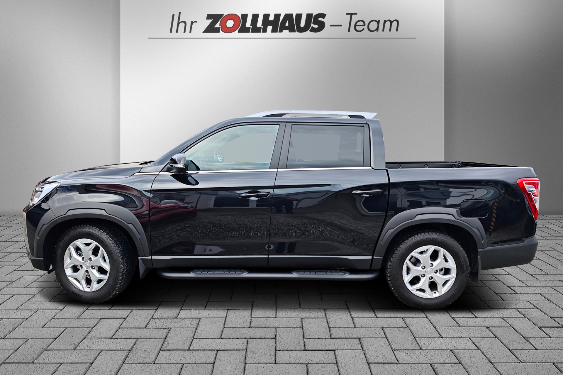 KGM-SsangYong Titanum-showroom-element-2