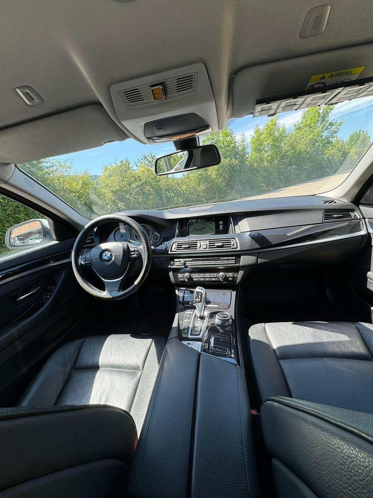 BMW 520d Touring xDrive Modern Line Steptronic-image-9