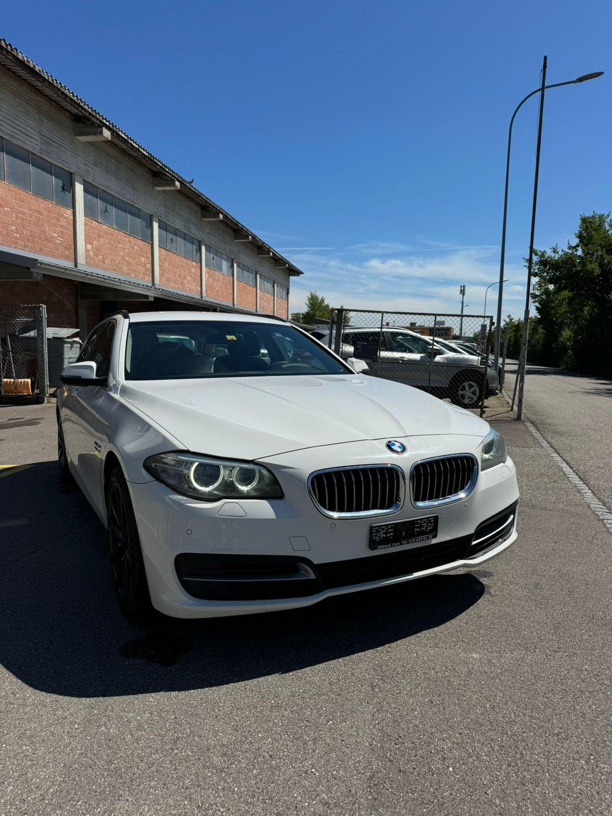 BMW 520d Touring xDrive Modern Line Steptronic-image-2