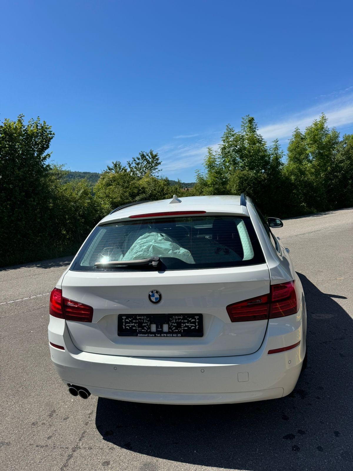 BMW 520d Touring xDrive Modern Line Steptronic-image-5