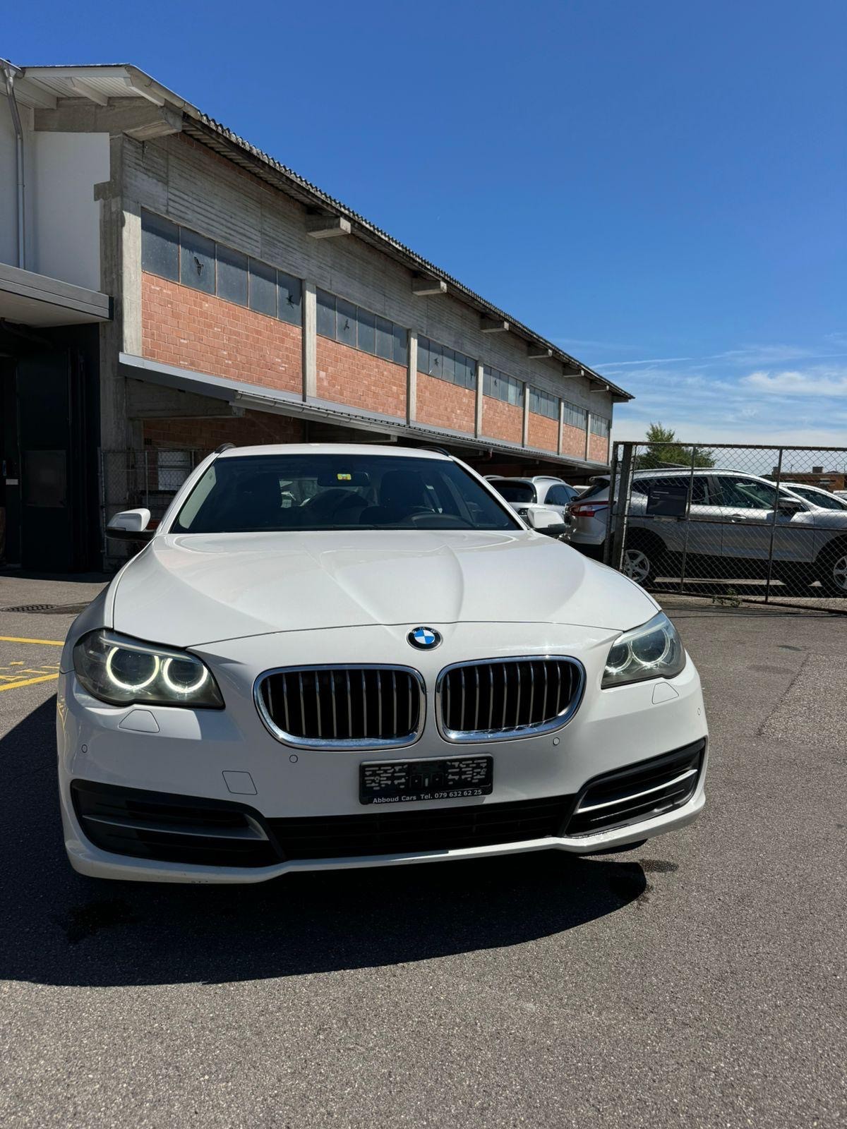 BMW 520d Touring xDrive Modern Line Steptronic-image-6