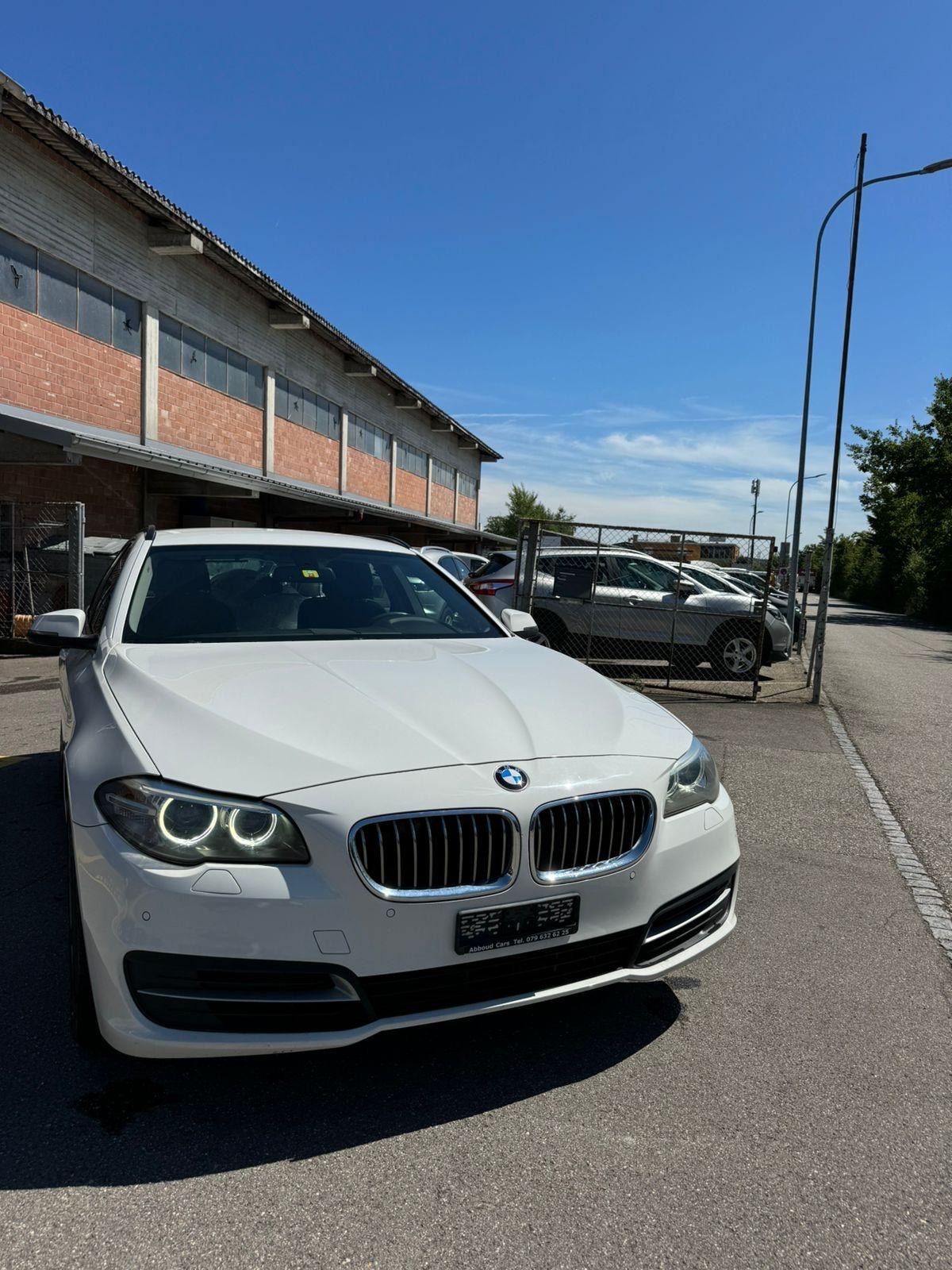 BMW 520d Touring xDrive Modern Line Steptronic-image-1