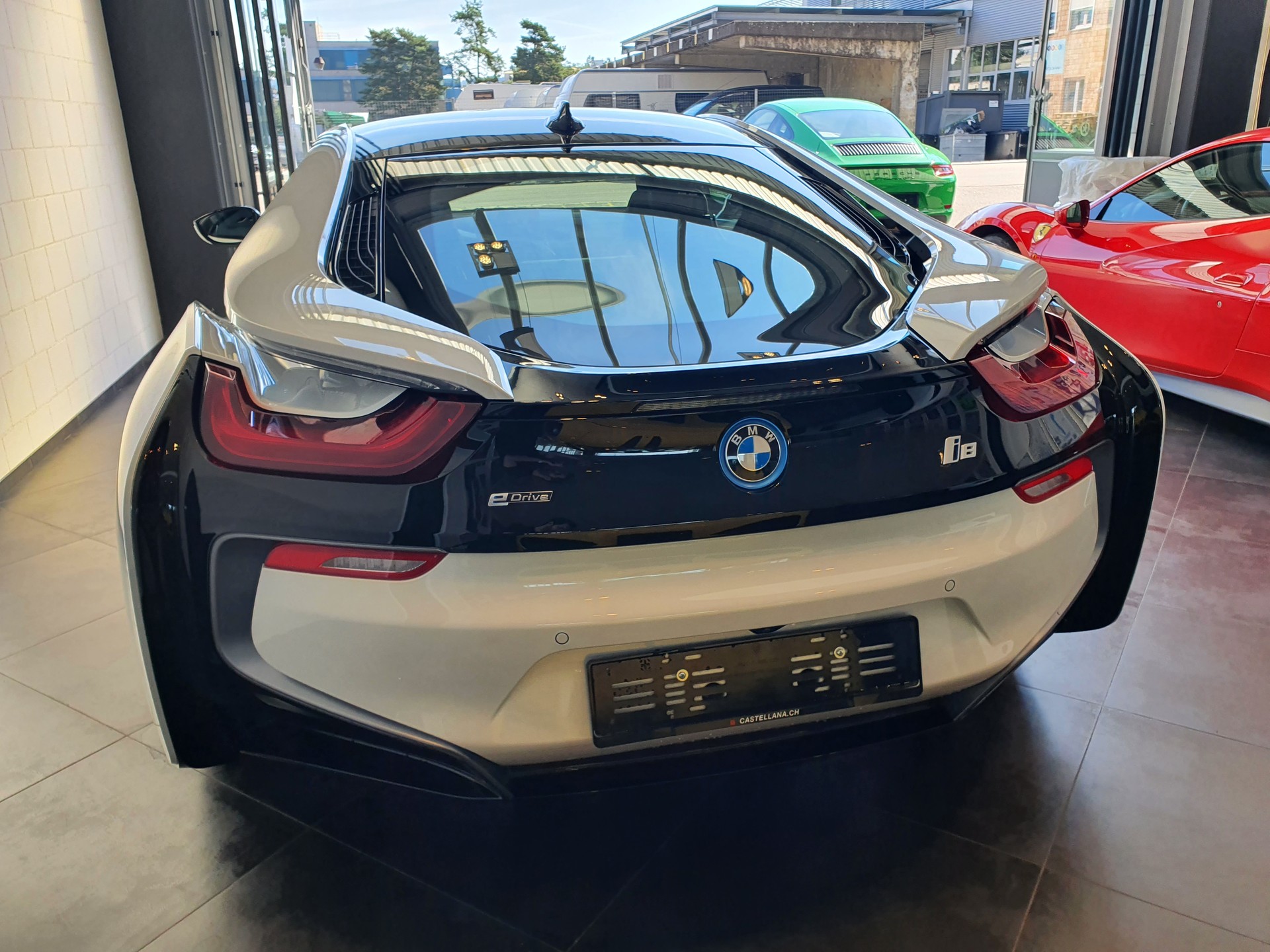 BMW i8 Coupé-image-12