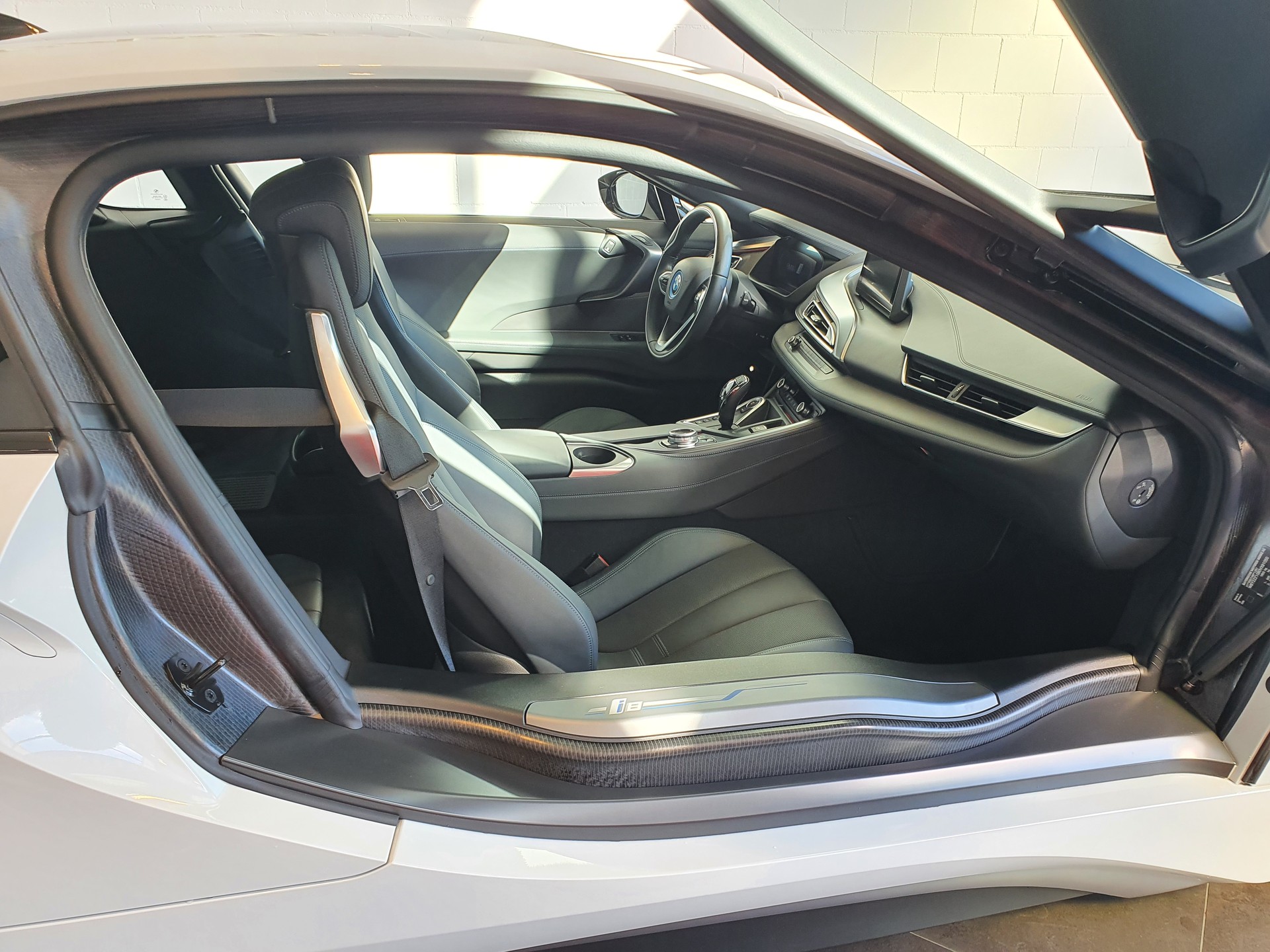 BMW i8 Coupé-image-23