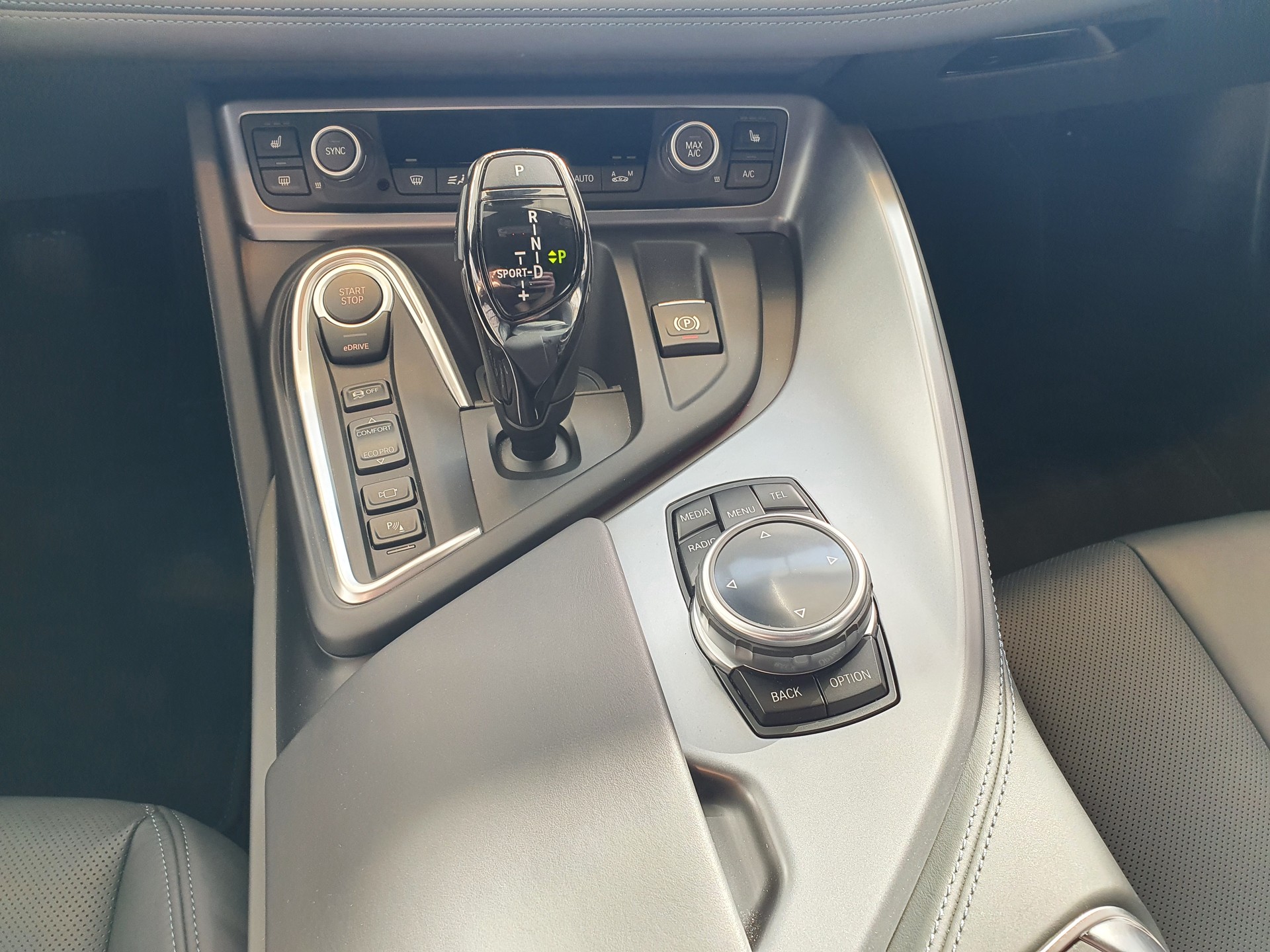 BMW i8 Coupé-image-27