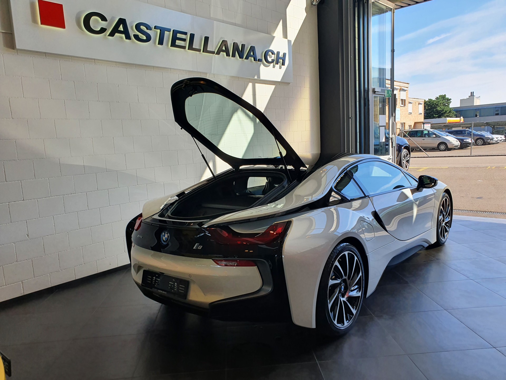 BMW i8 Coupé-image-10