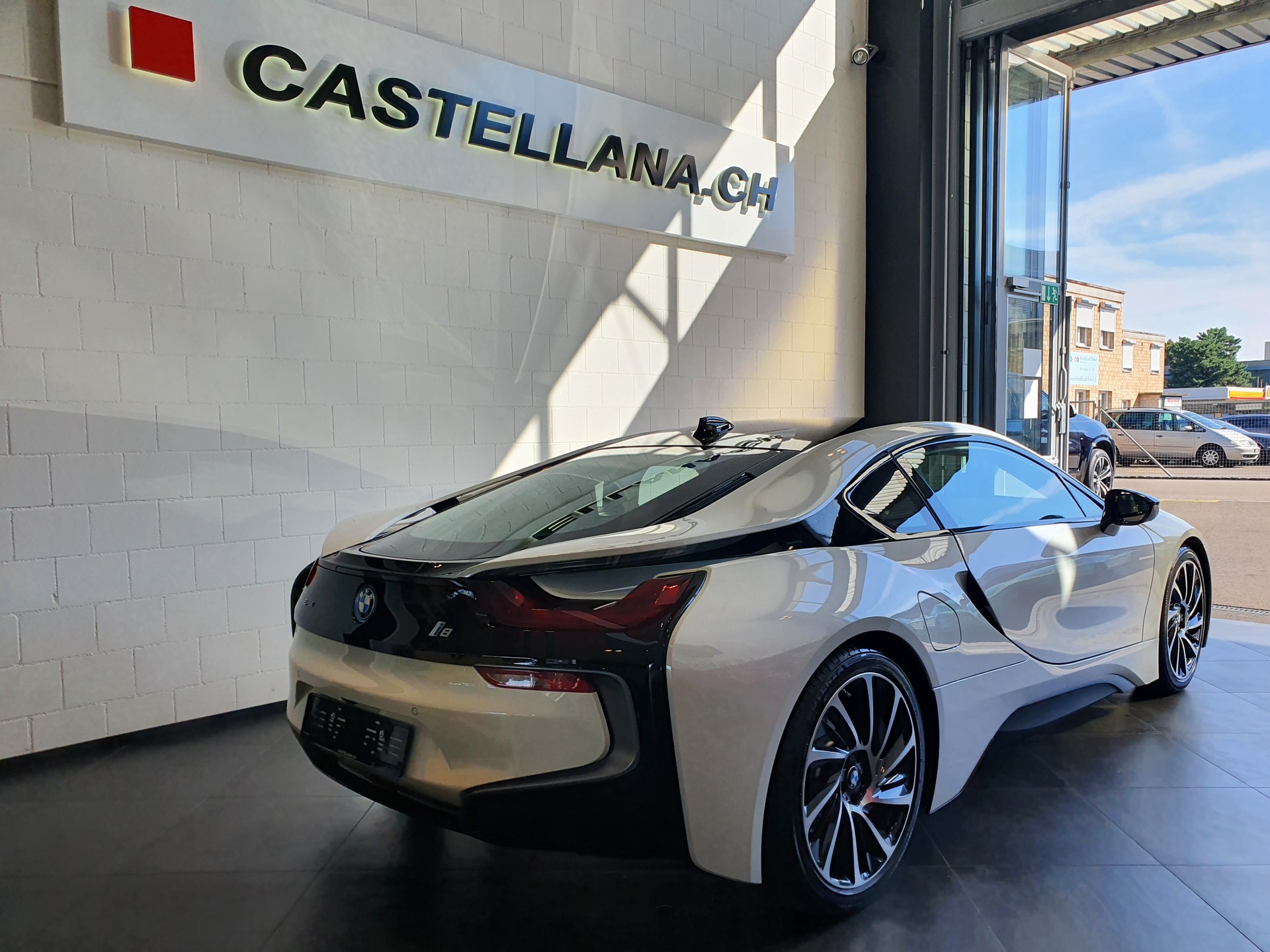 BMW i8 Coupé-image-6