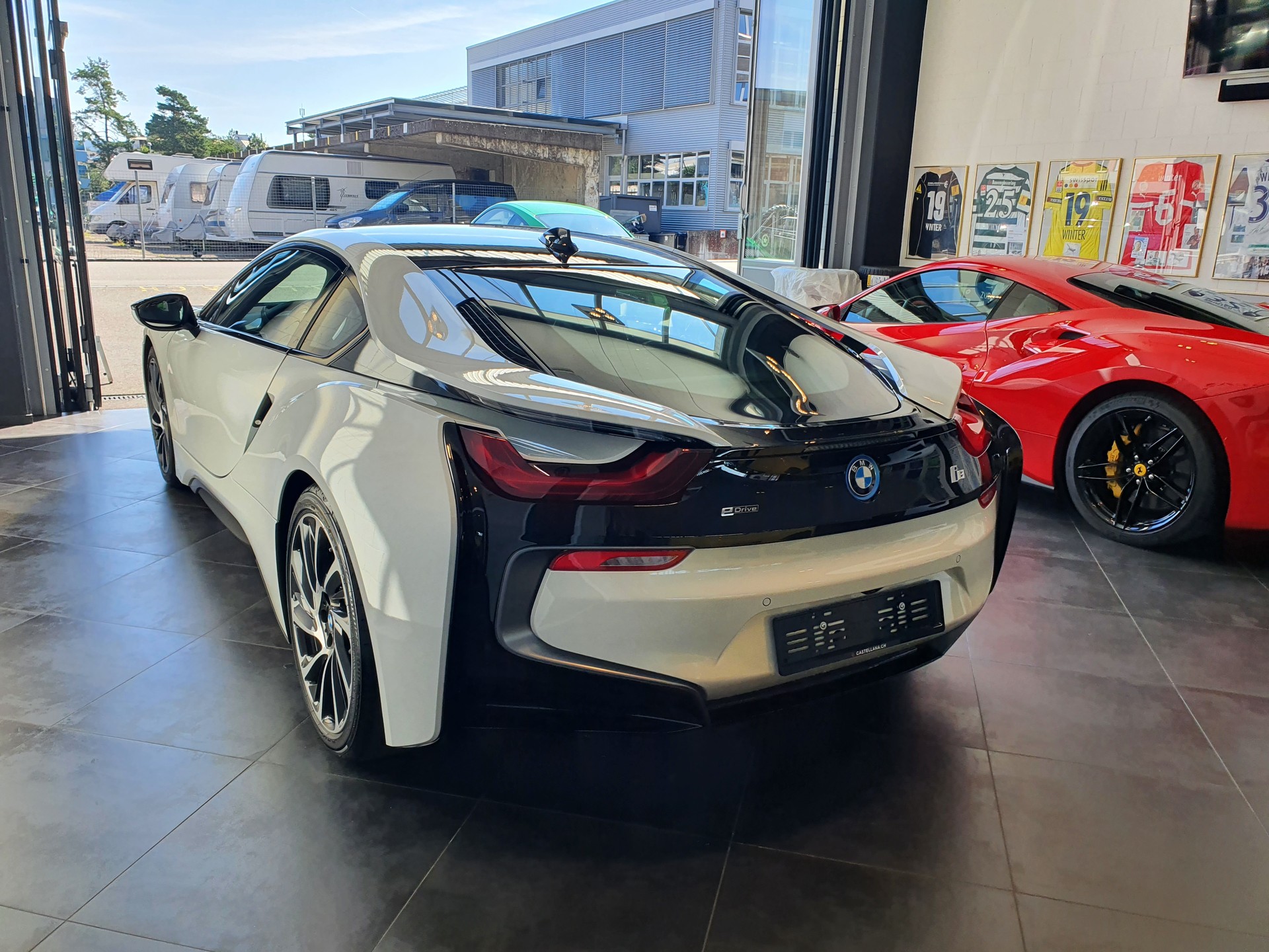 BMW i8 Coupé-image-11