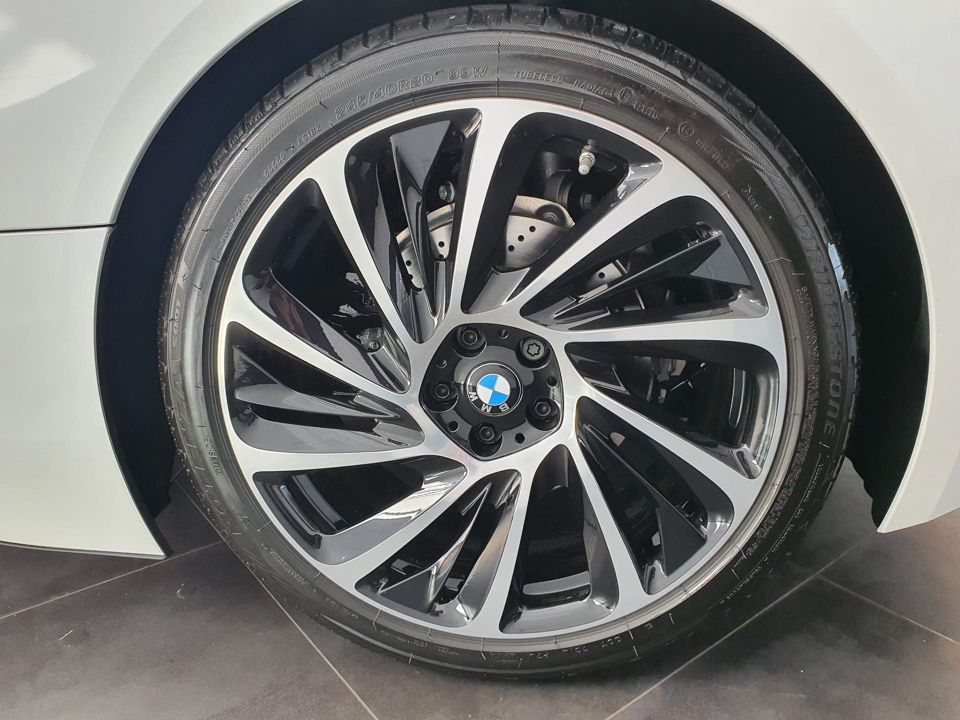 BMW i8 Coupé-image-30