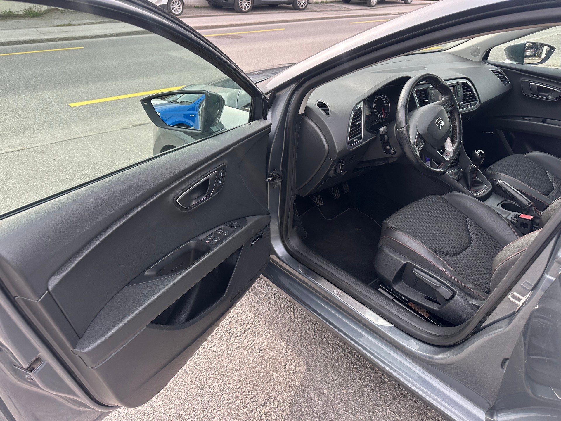 SEAT Leon ST 2.0 TDI FR 4Drive-image-7