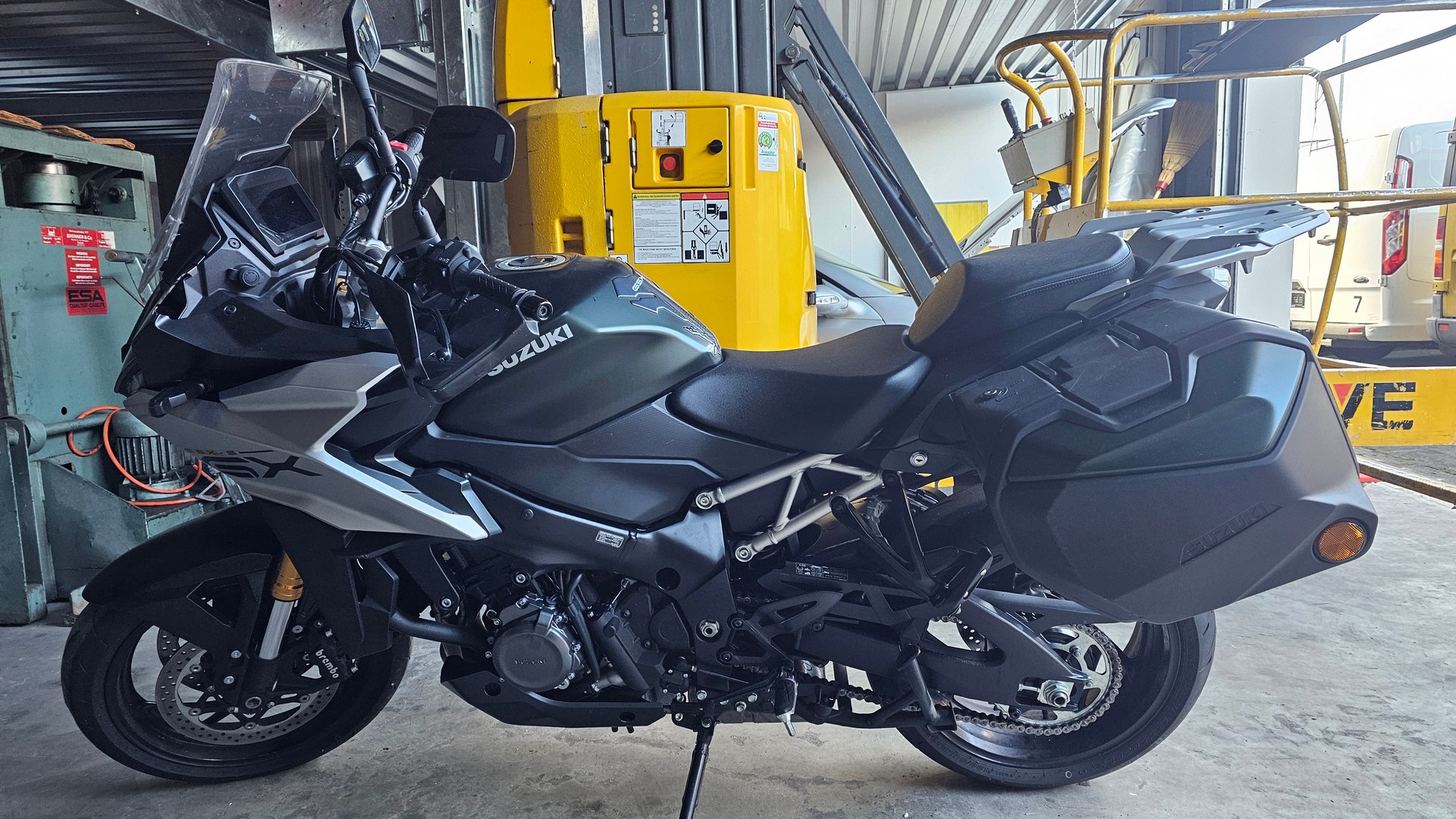 SUZUKI GSX-S 1000 GX Travel-image-1