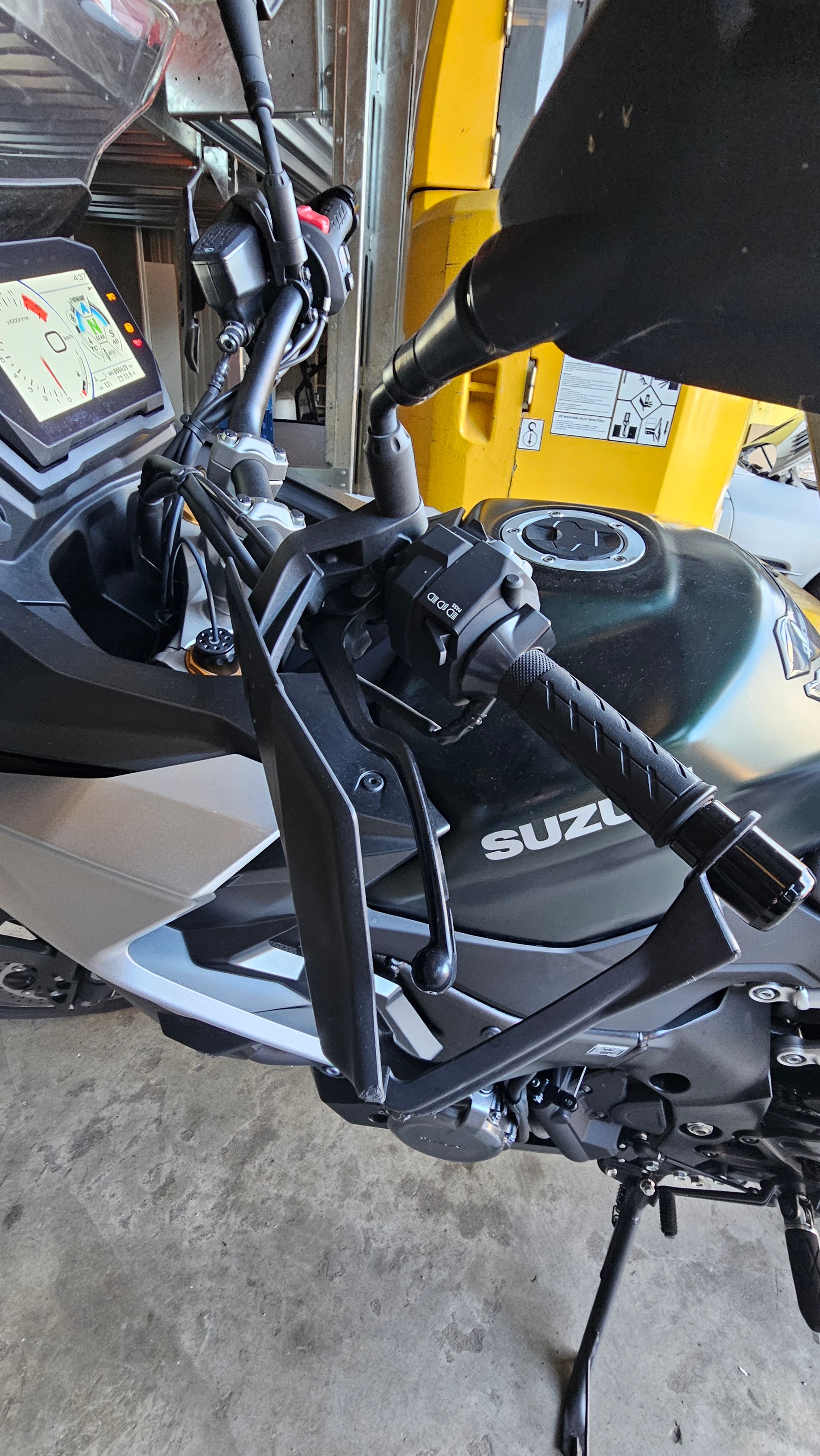 SUZUKI GSX-S 1000 GX Travel-image-8