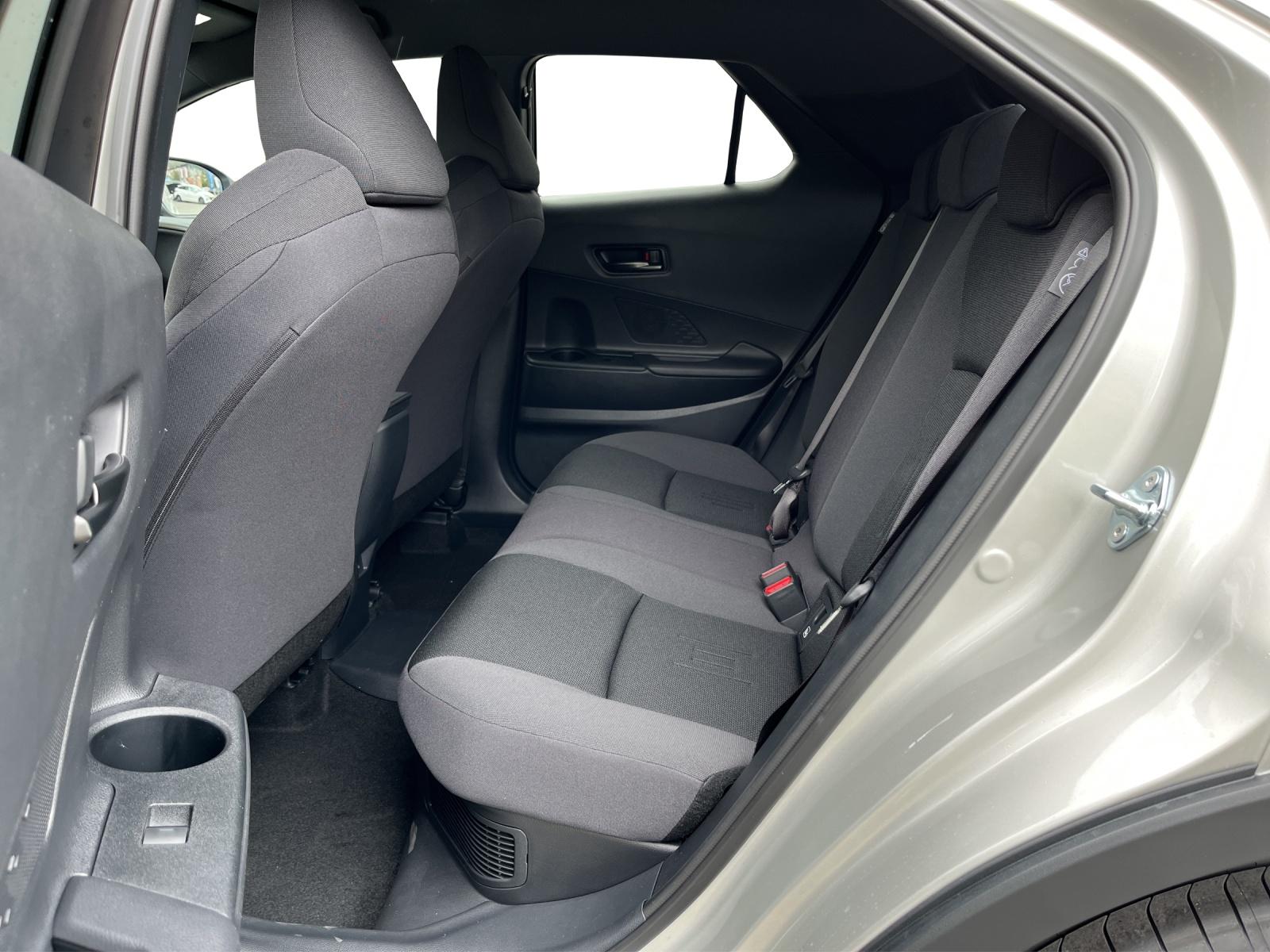 TOYOTA C-HR 2.0 PHEV Swiss Edition-image-9