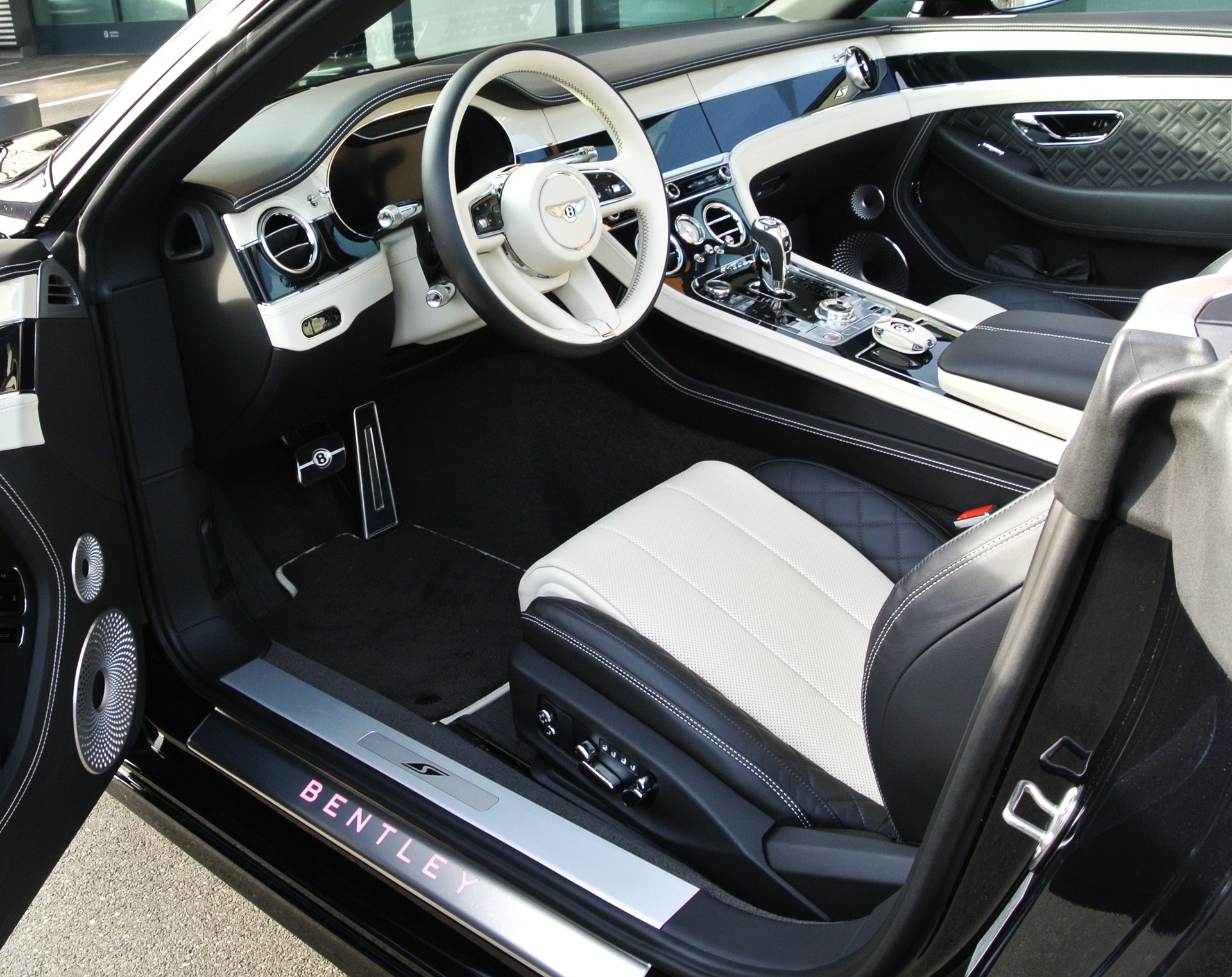 BENTLEY Continental GTC 4.0 V8 S-image-14