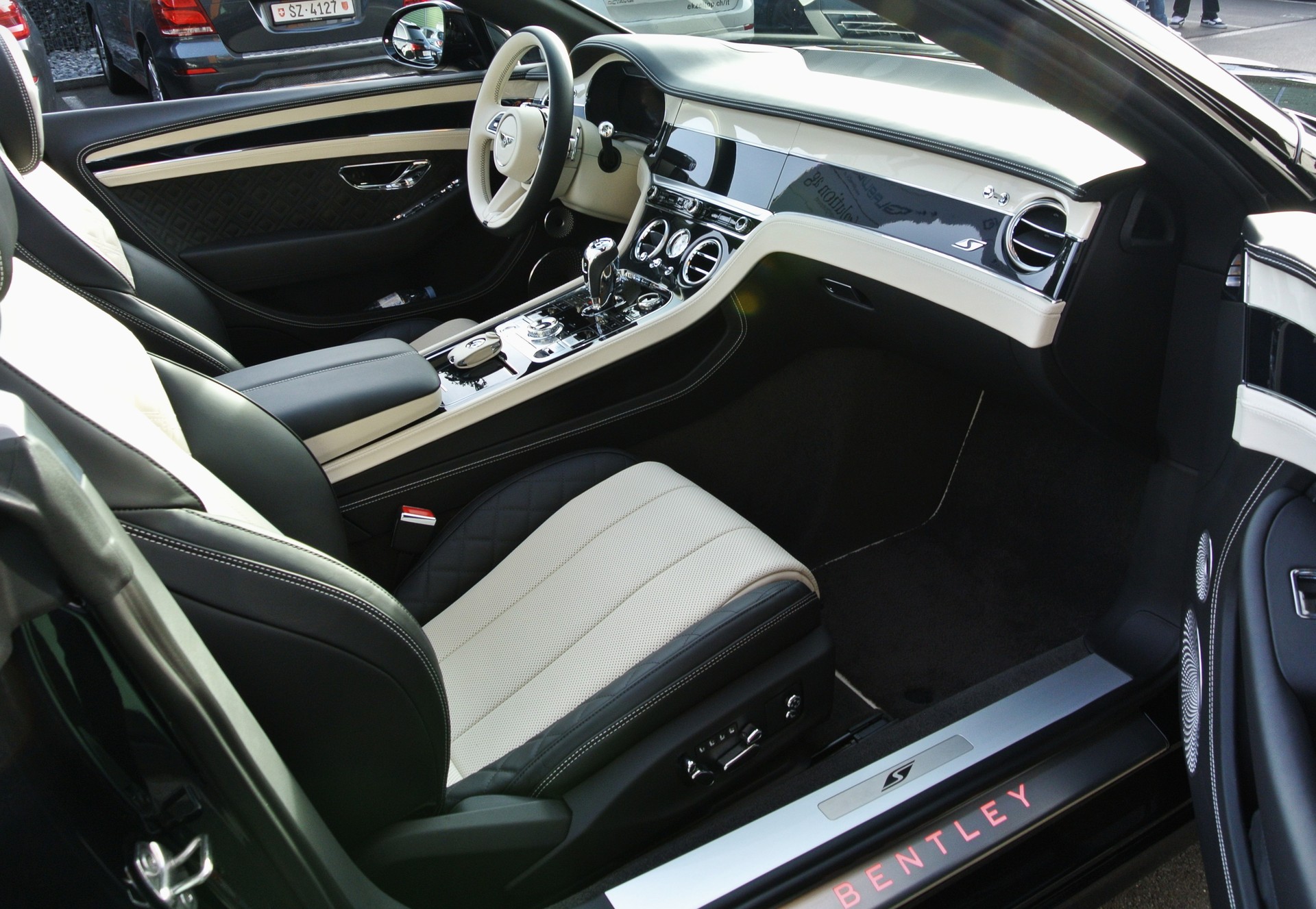 BENTLEY Continental GTC 4.0 V8 S-image-4