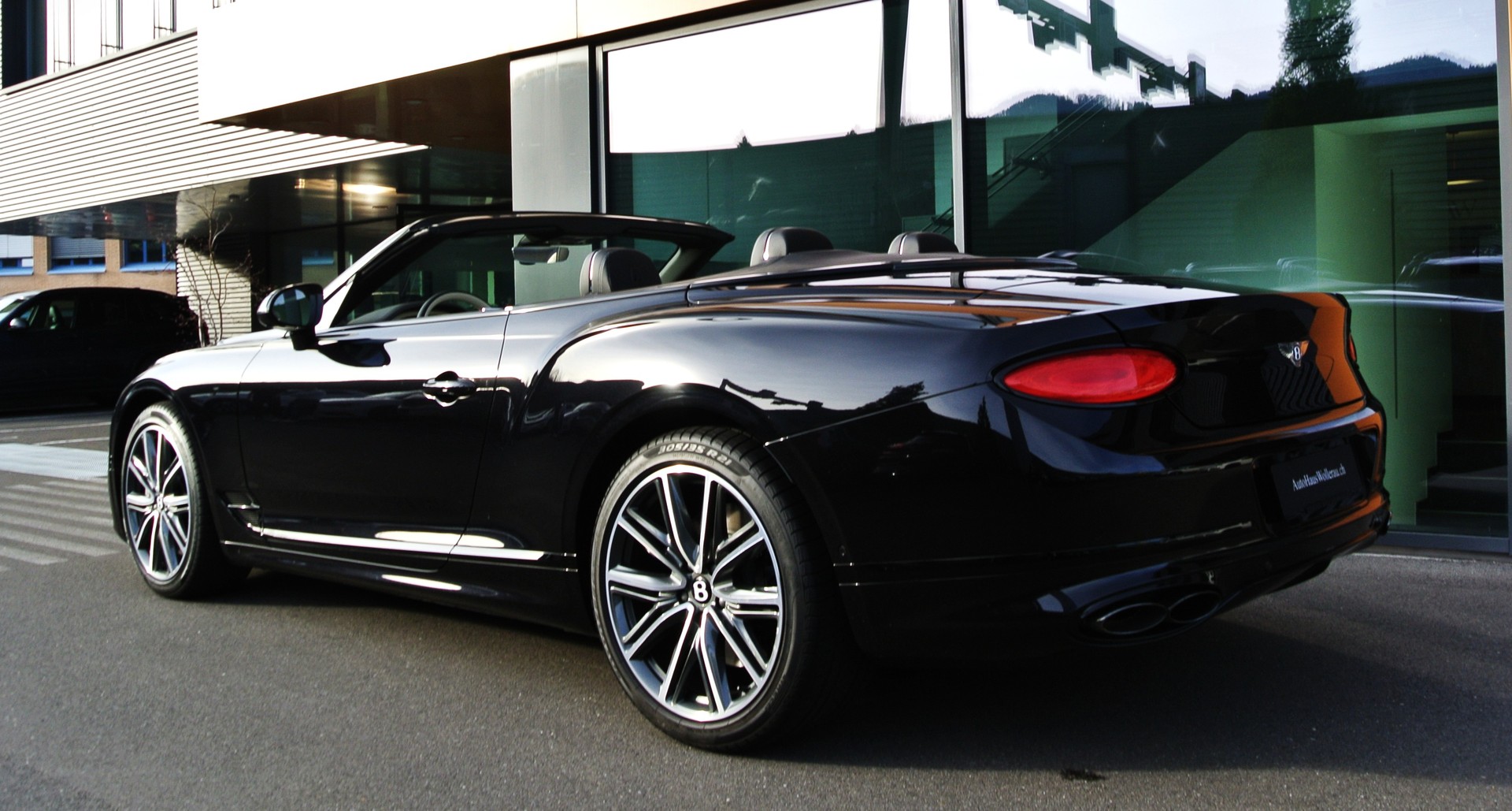 BENTLEY Continental GTC 4.0 V8 S-showroom-element-3