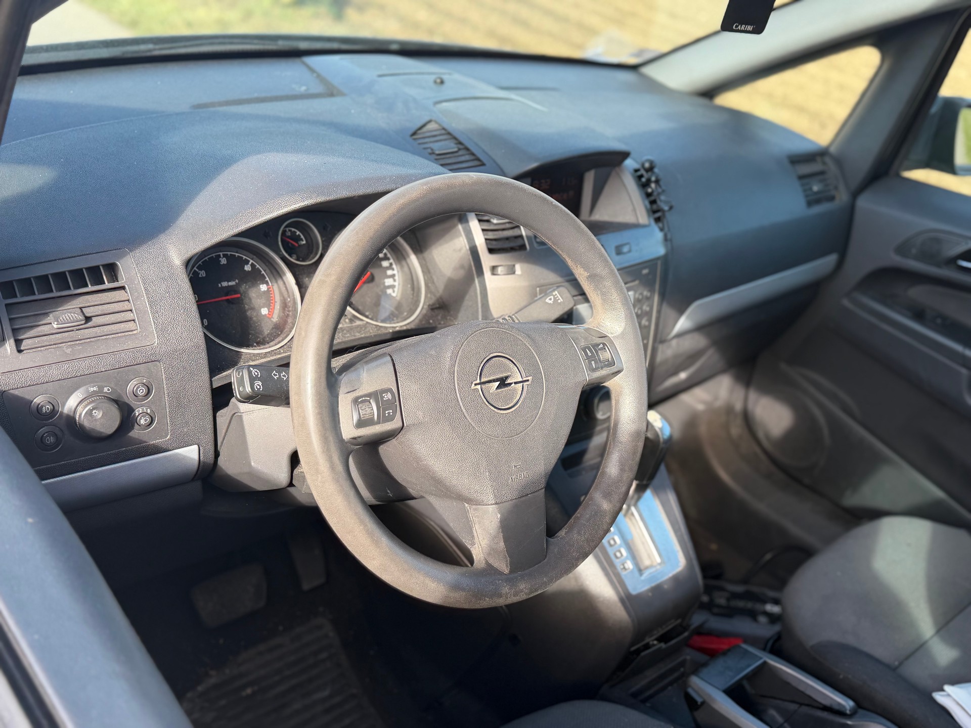 OPEL Zafira 1.9 CDTI Enjoy Automatic-image-8