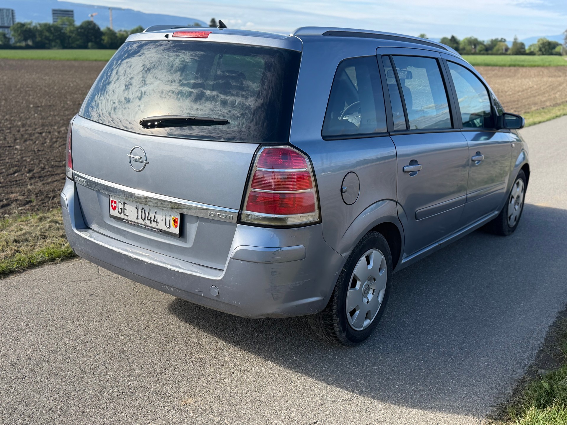 OPEL Zafira 1.9 CDTI Enjoy Automatic-image-5