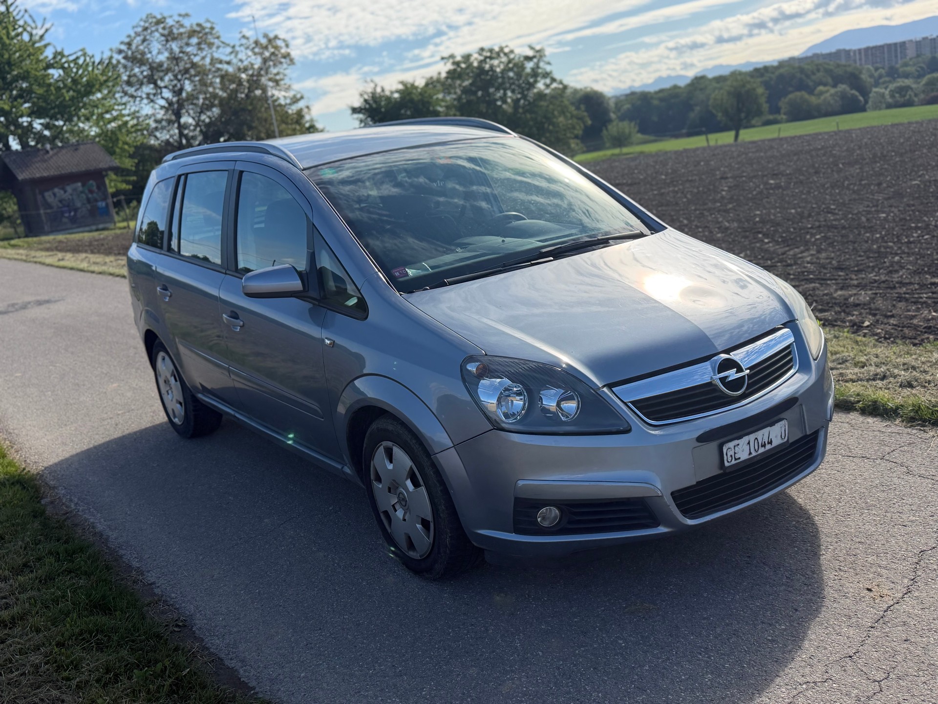 OPEL Zafira 1.9 CDTI Enjoy Automatic-image-4