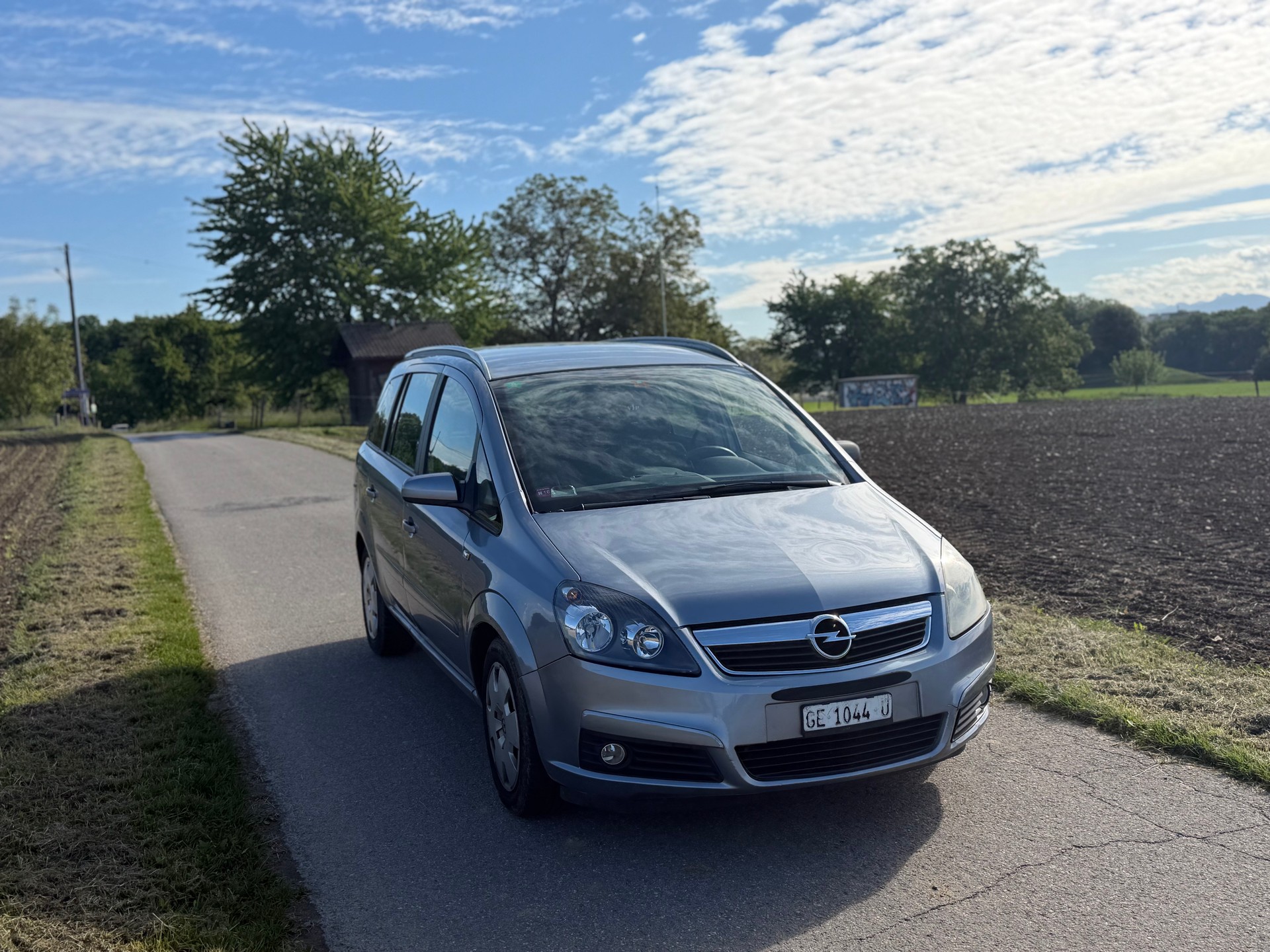 OPEL Zafira 1.9 CDTI Enjoy Automatic-image-3