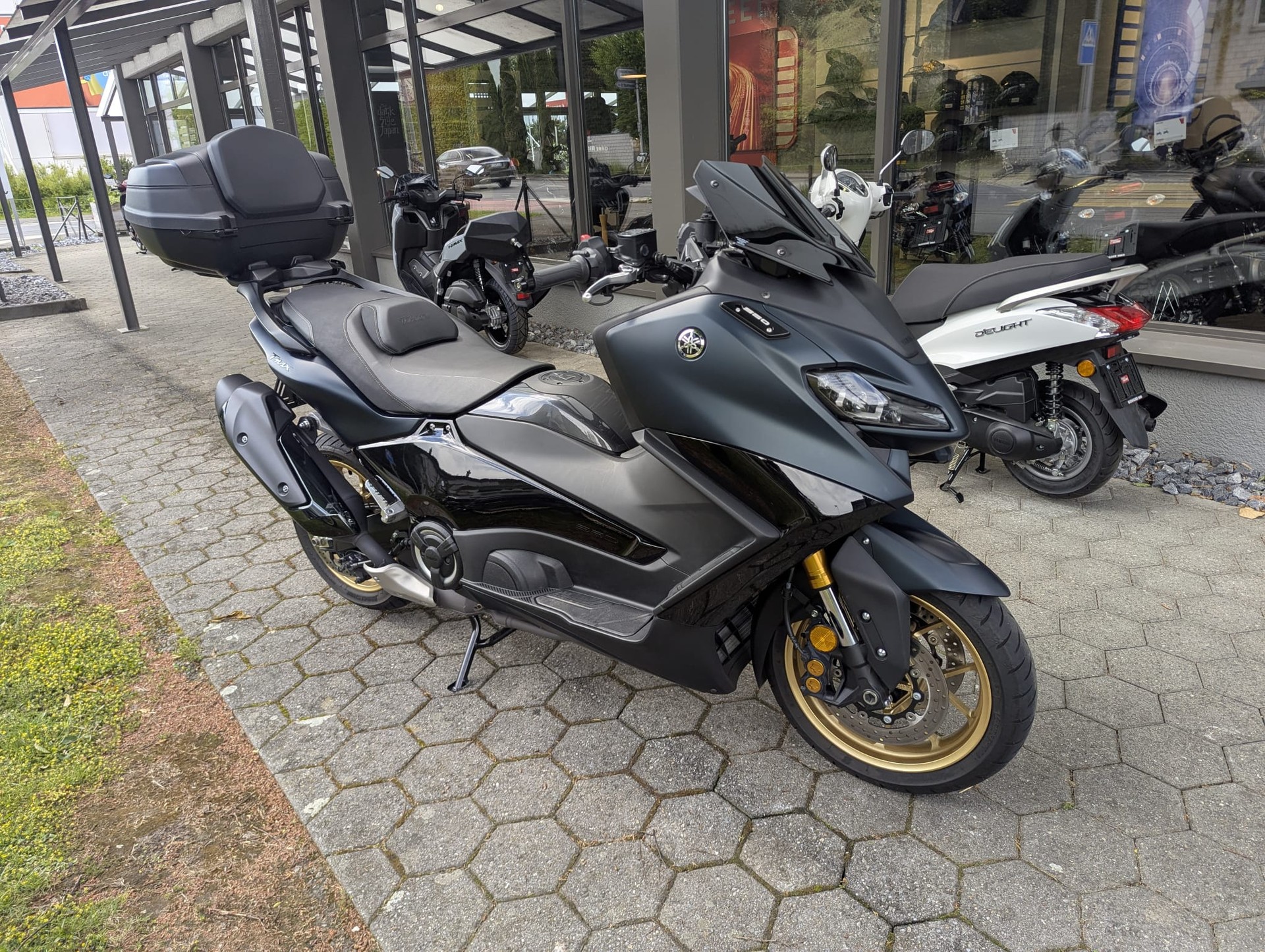 YAMAHA T-MAX Tech-Max XP 560-image-3