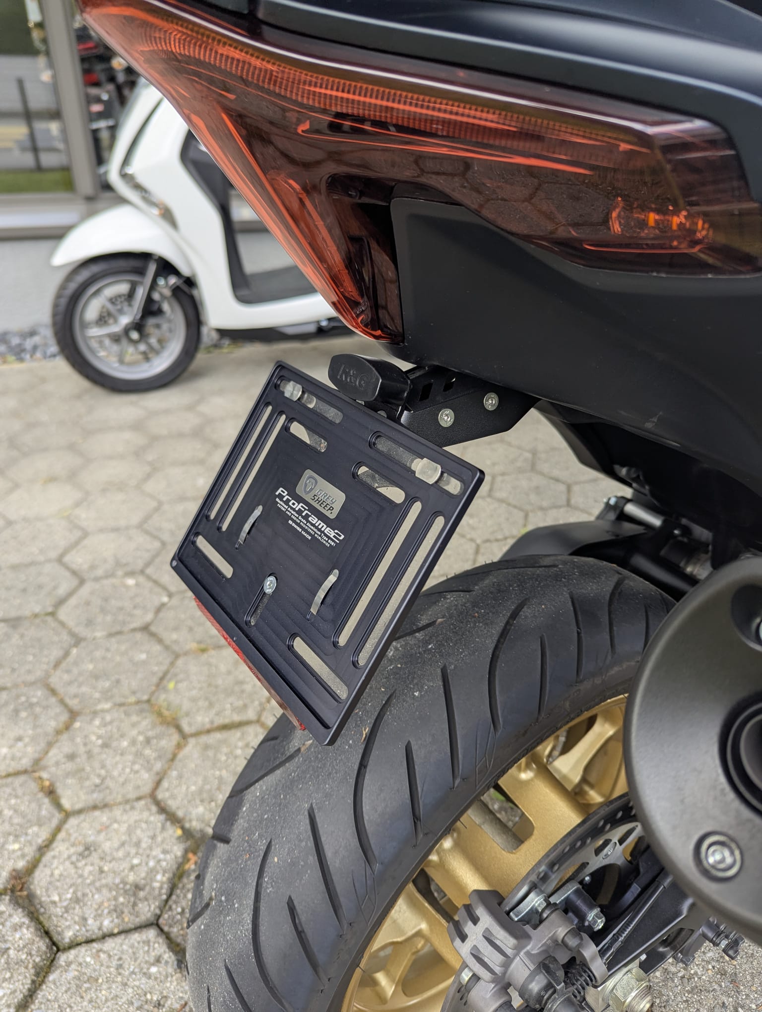 YAMAHA T-MAX Tech-Max XP 560-image-4