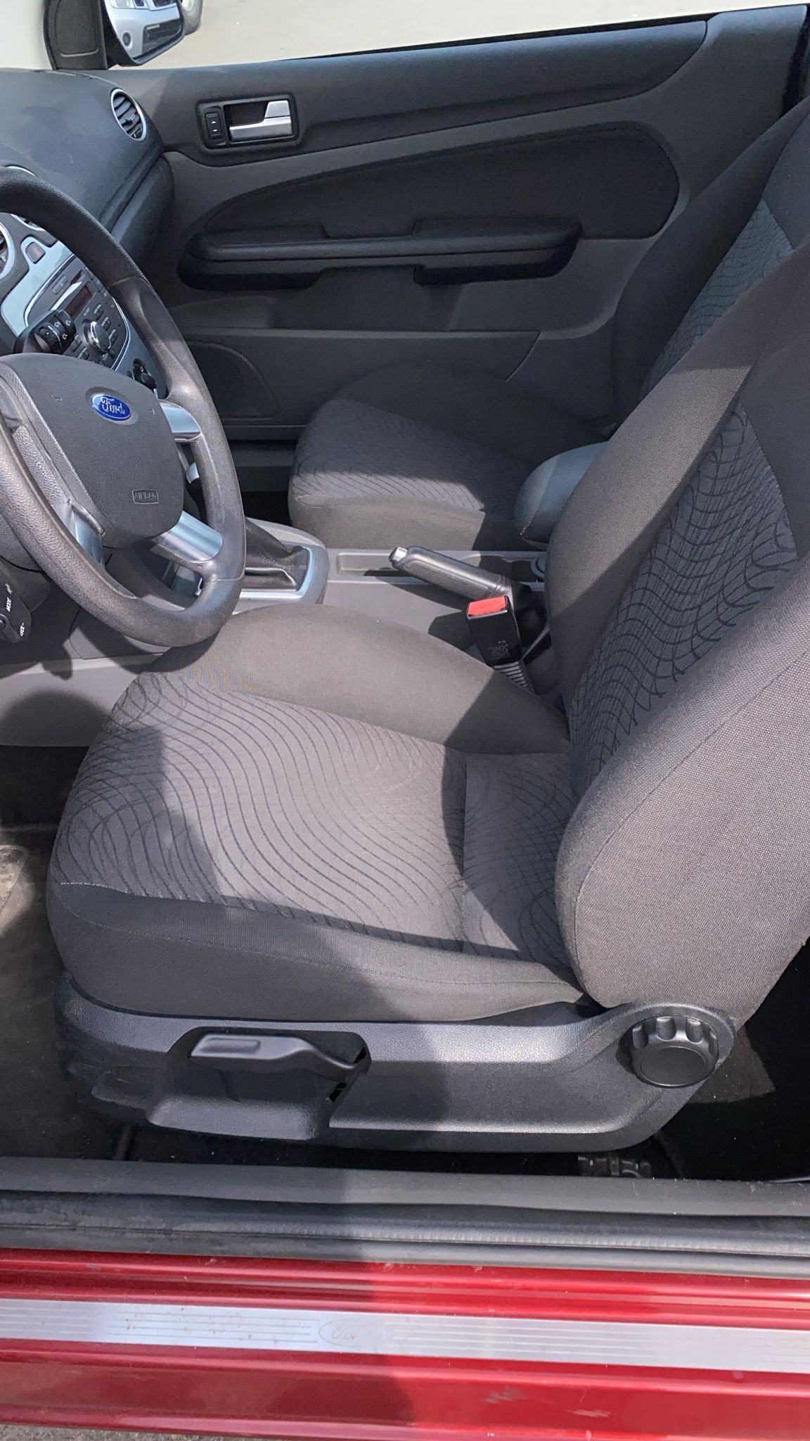 FORD Focus CC 1.6i Ambiente-image-7