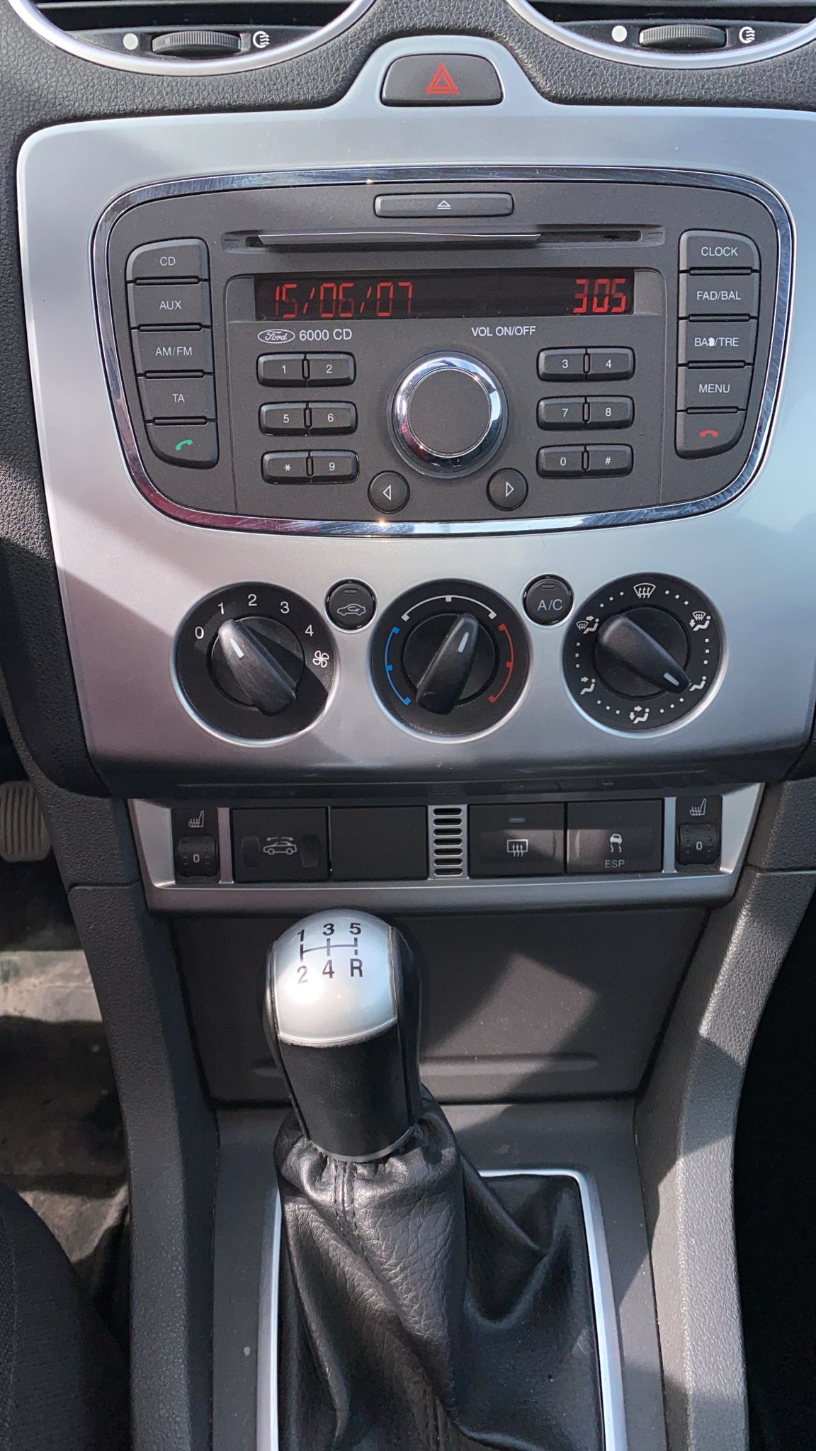 FORD Focus CC 1.6i Ambiente-image-9