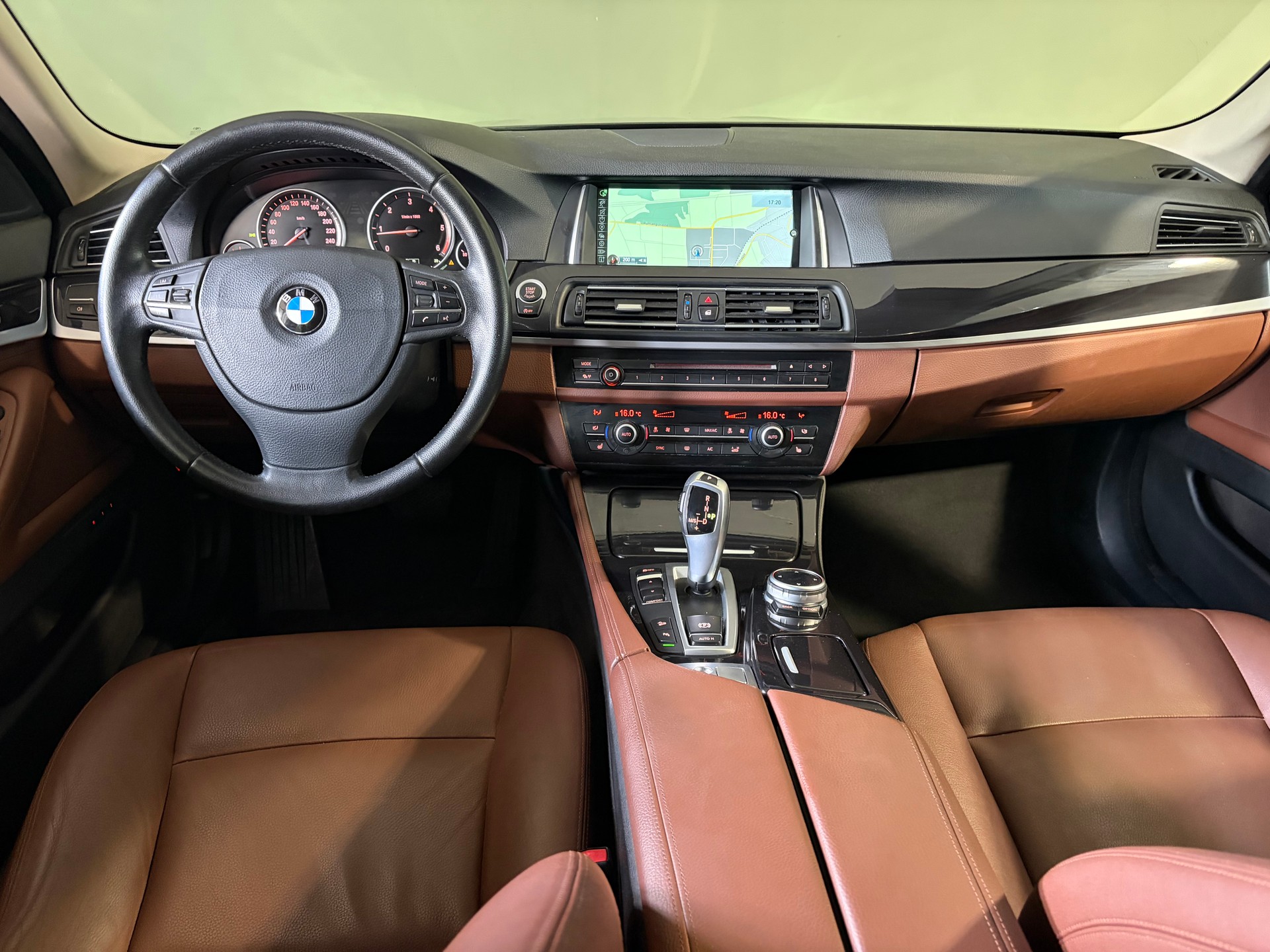 BMW 525d Touring xDrive Steptronic*Ab MFK*LED-Scheinwerfer*-image-9