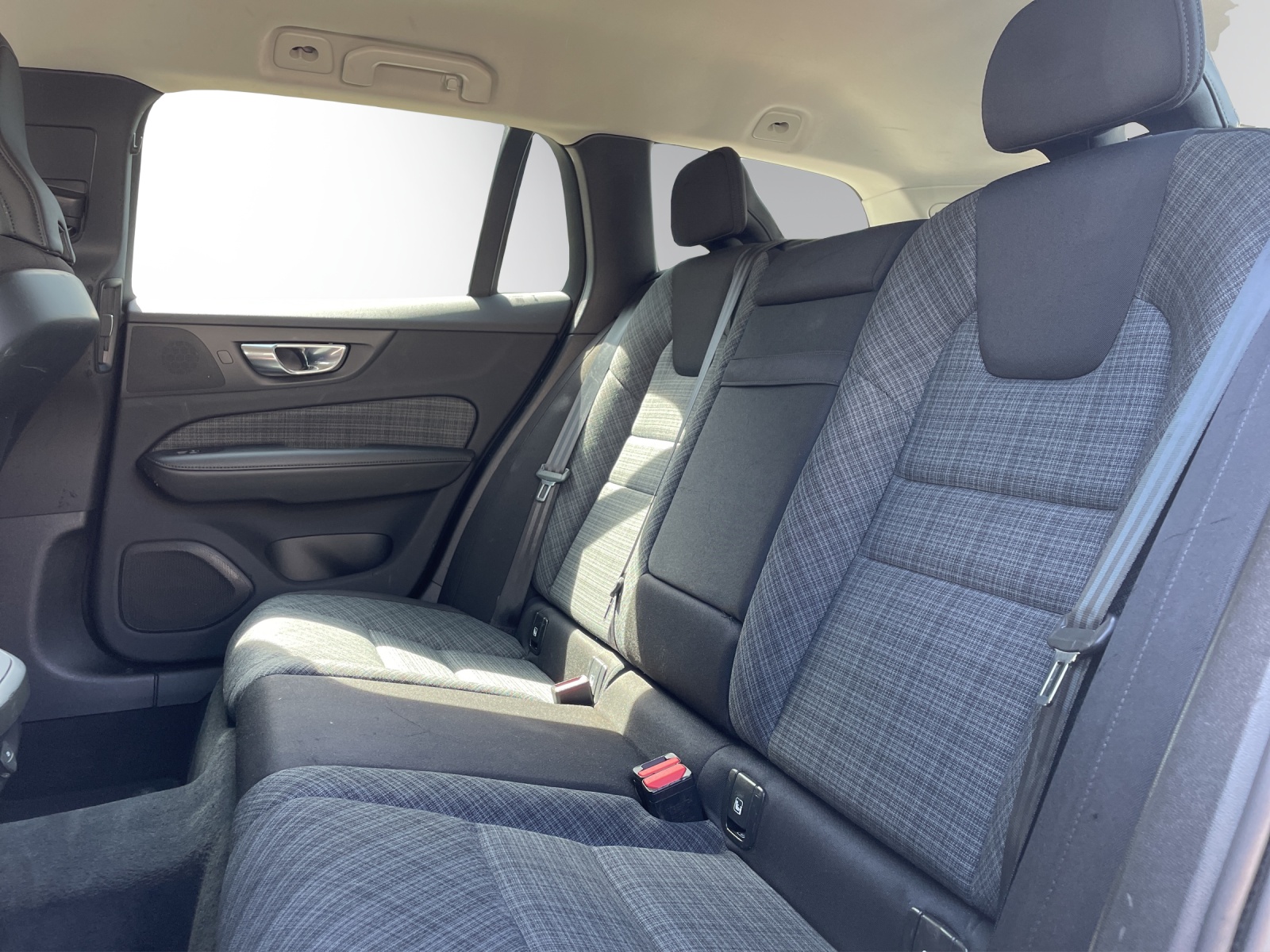 VOLVO V60 B4 Diesel Mild Hybrid Core Geartronic-image-11