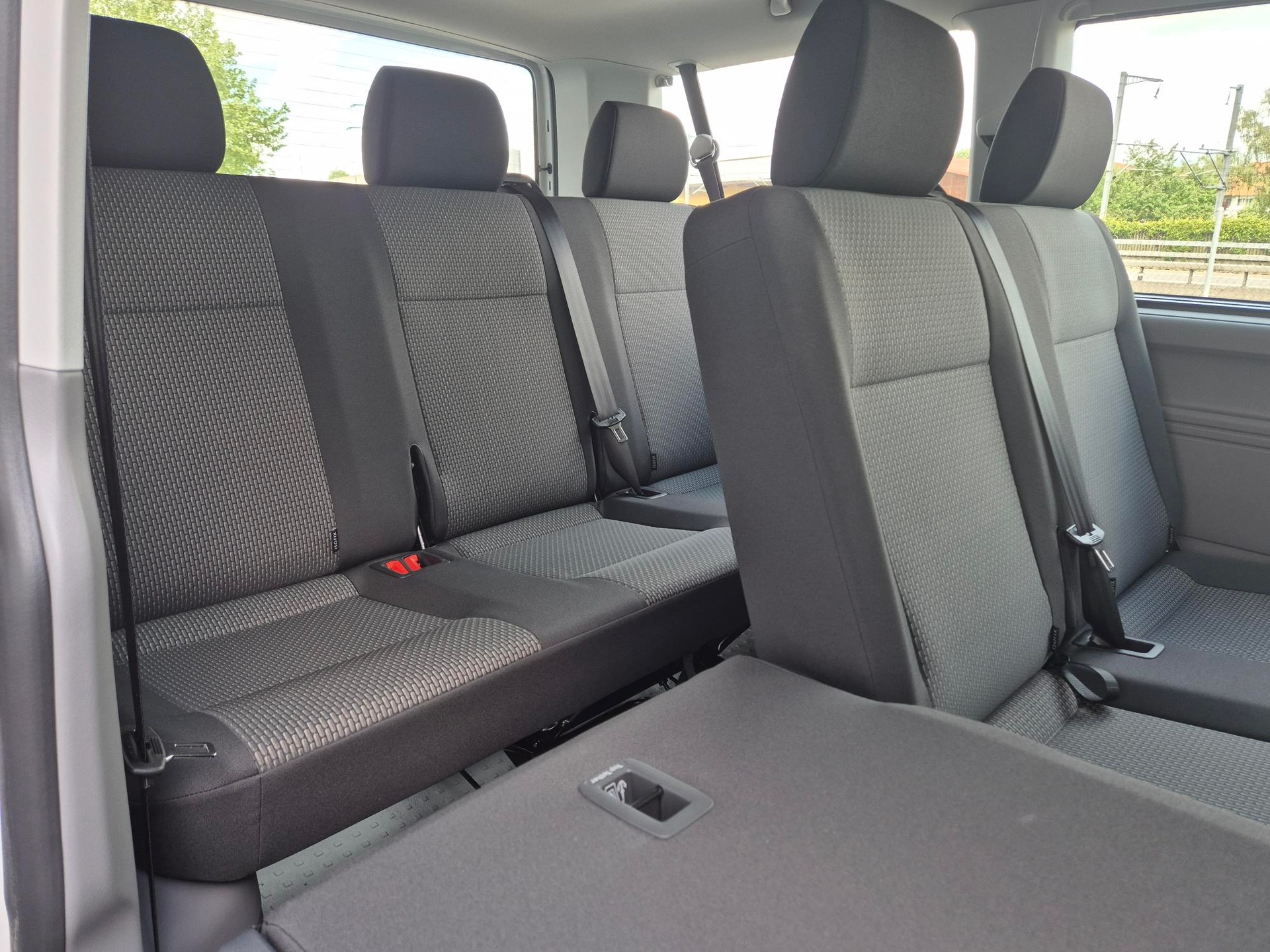 VW T6.1 2.0 TDI-image-4