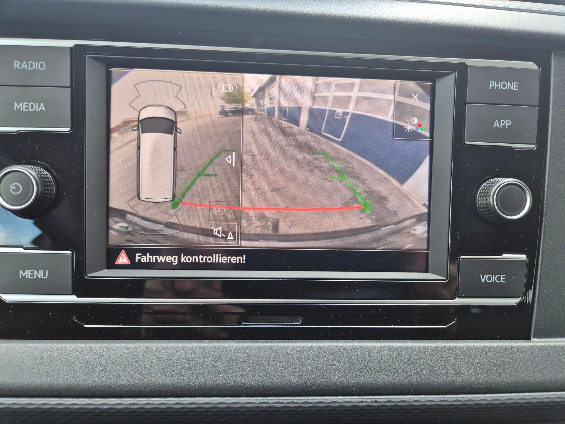 VW T6.1 2.0 TDI-image-9