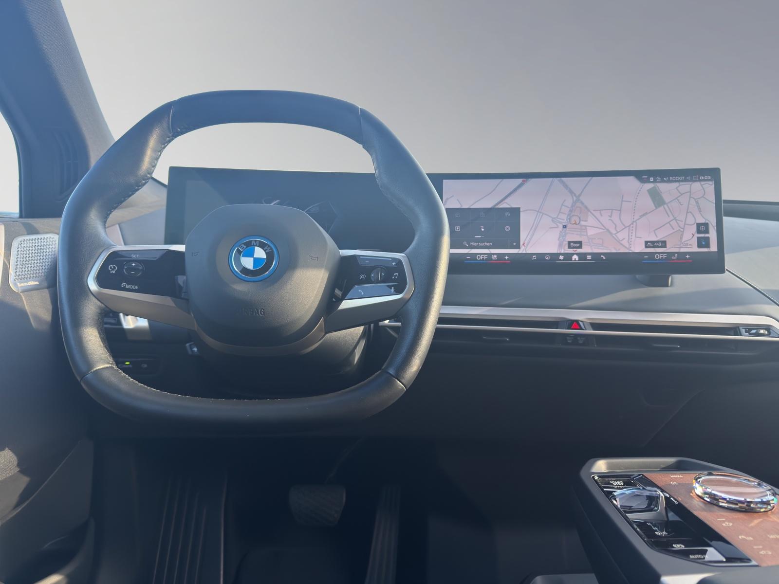 BMW iX M60-image-10