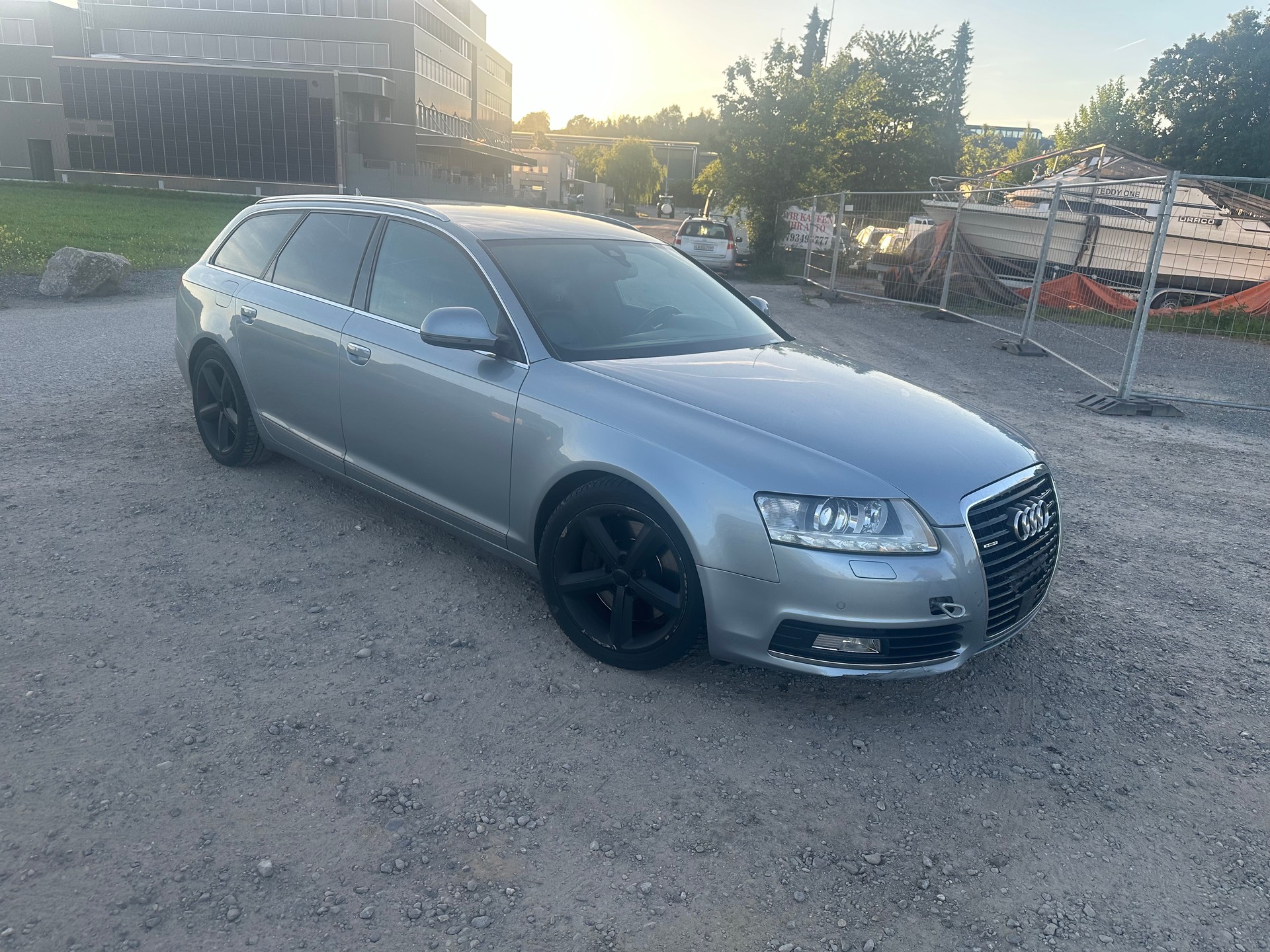AUDI A6 Avant 3.0 V6 TDI quattro tiptronic-image-15