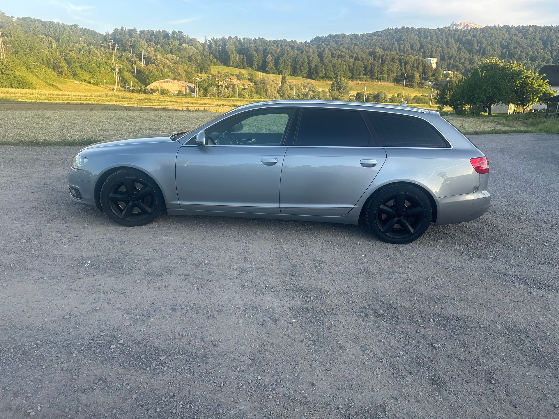 AUDI A6 Avant 3.0 V6 TDI quattro tiptronic-image-1