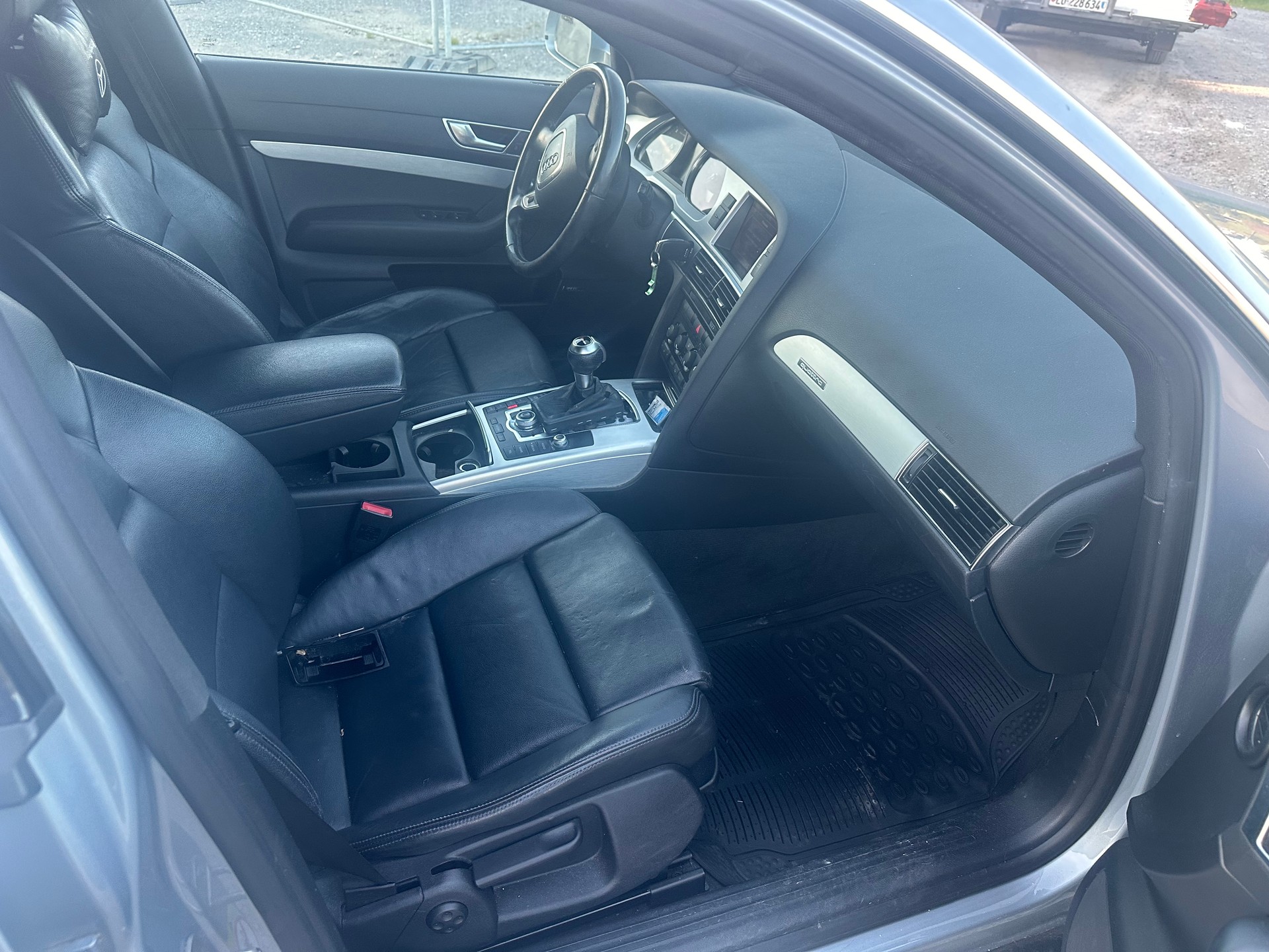 AUDI A6 Avant 3.0 V6 TDI quattro tiptronic-image-8
