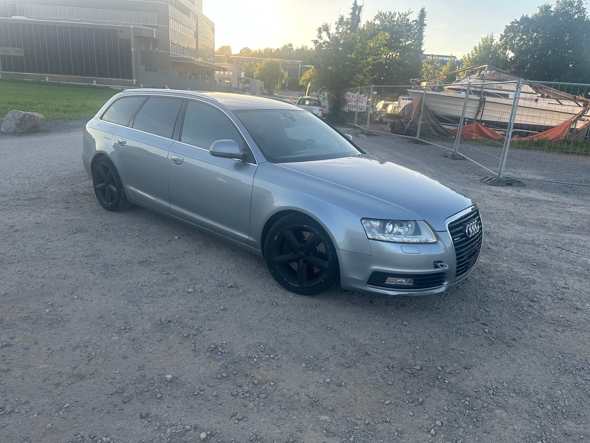 AUDI A6 Avant 3.0 V6 TDI quattro tiptronic-image-3