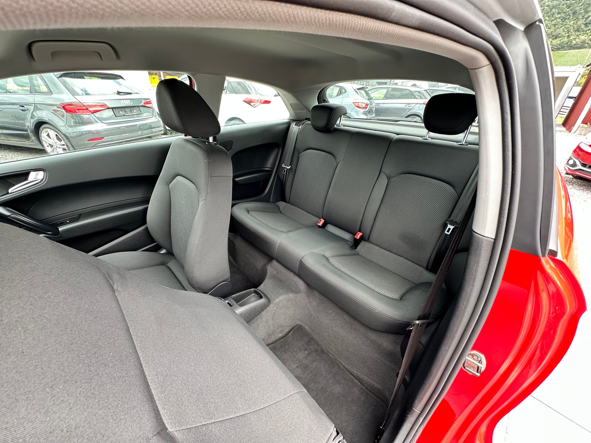 AUDI A1 1.2 TFSI Attraction-image-14