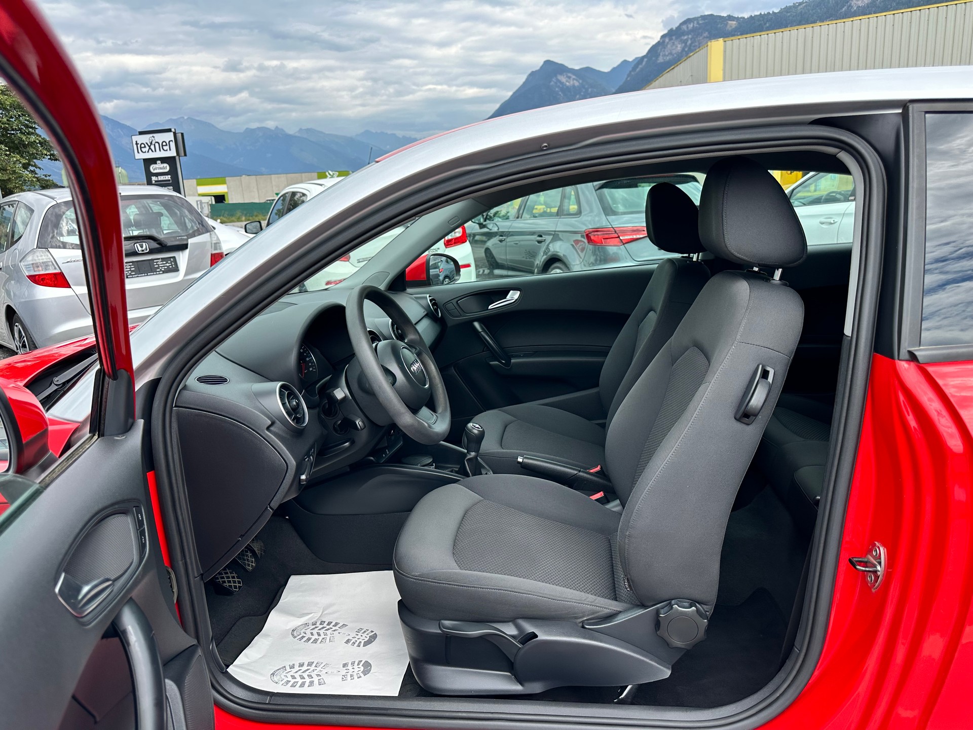 AUDI A1 1.2 TFSI Attraction-image-8
