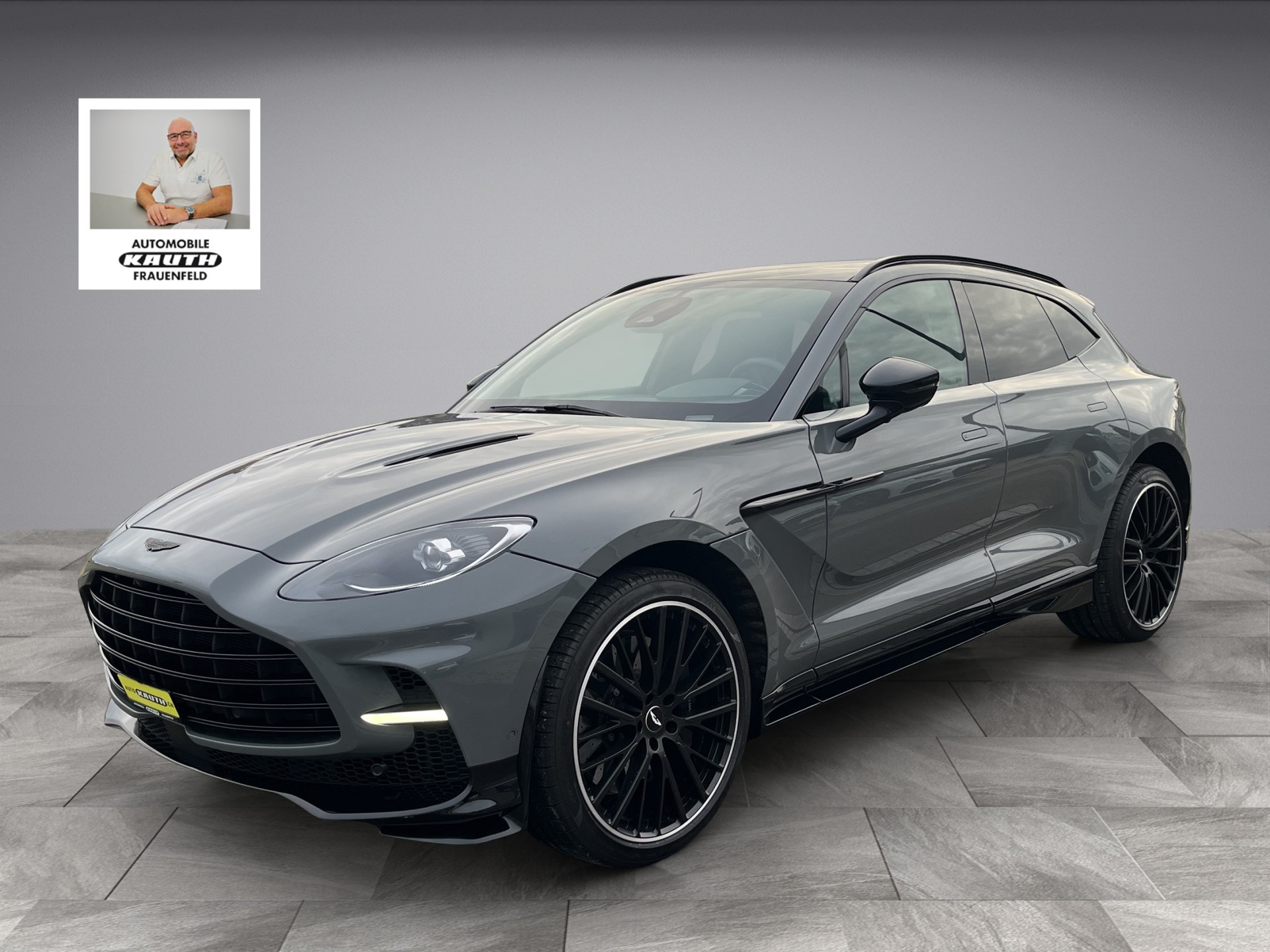 ASTON MARTIN DBX 4.0 V8 *New Modell mit 707PS*
