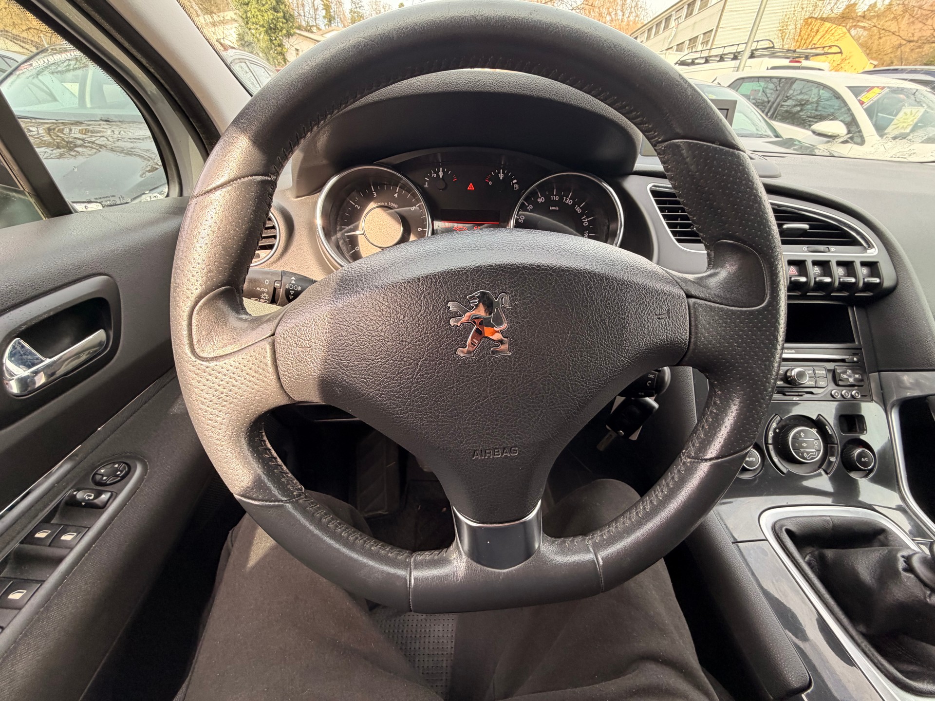 PEUGEOT 3008 1.6 16V T Sport Pack-image-26