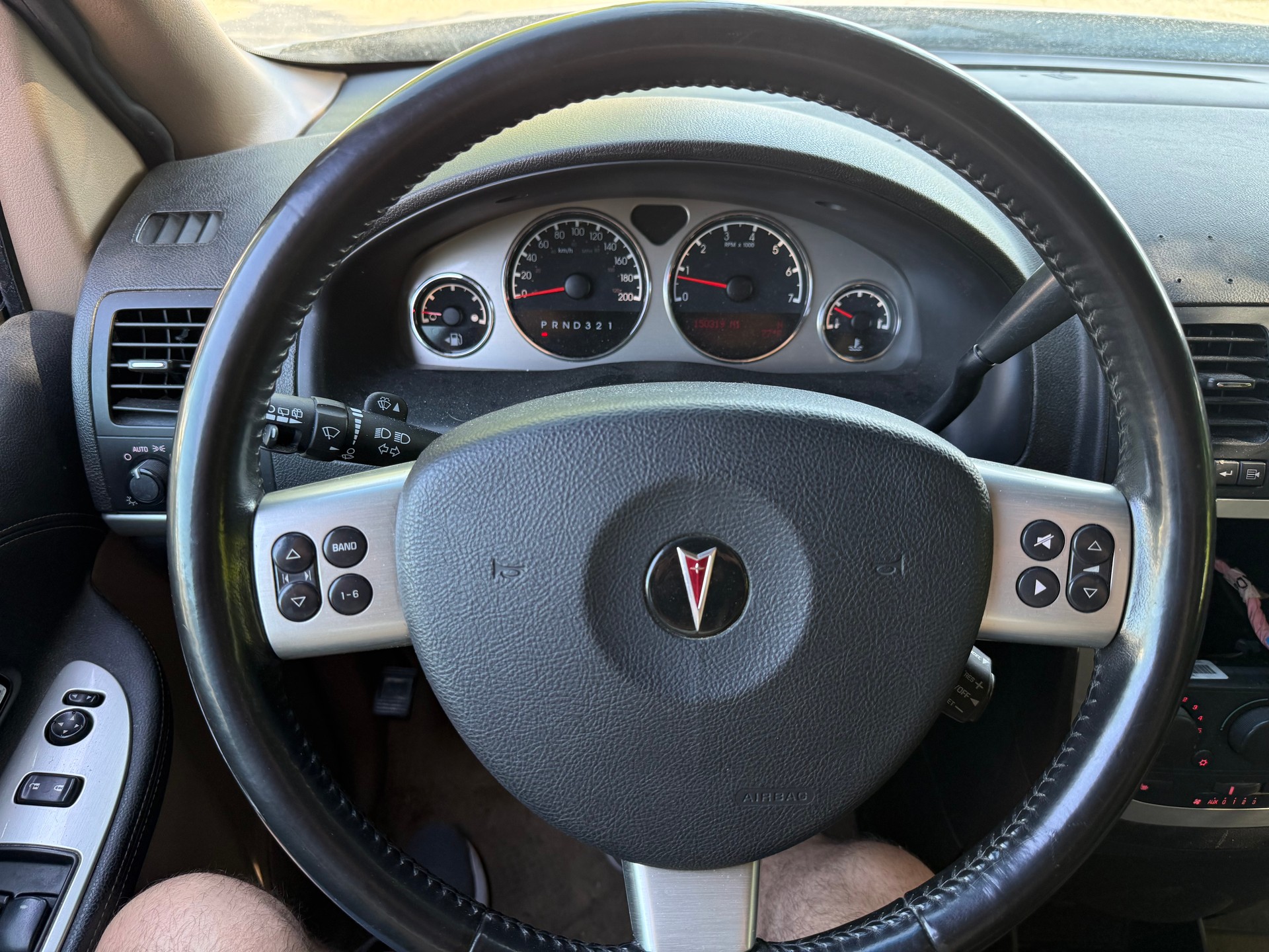 PONTIAC SV6-image-12