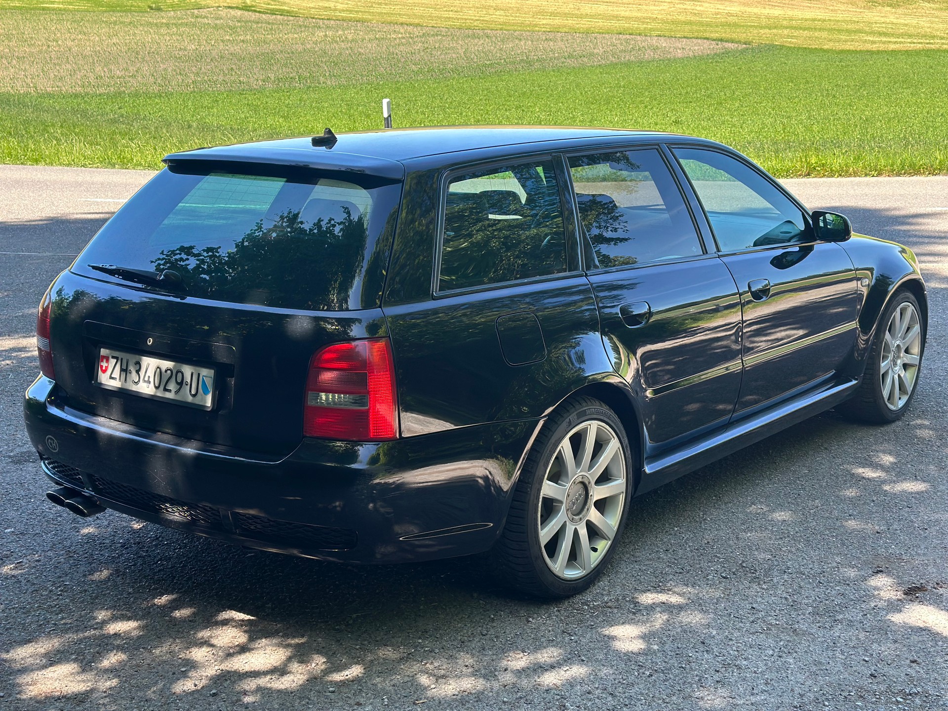 AUDI RS4 Avant quattro-image-2