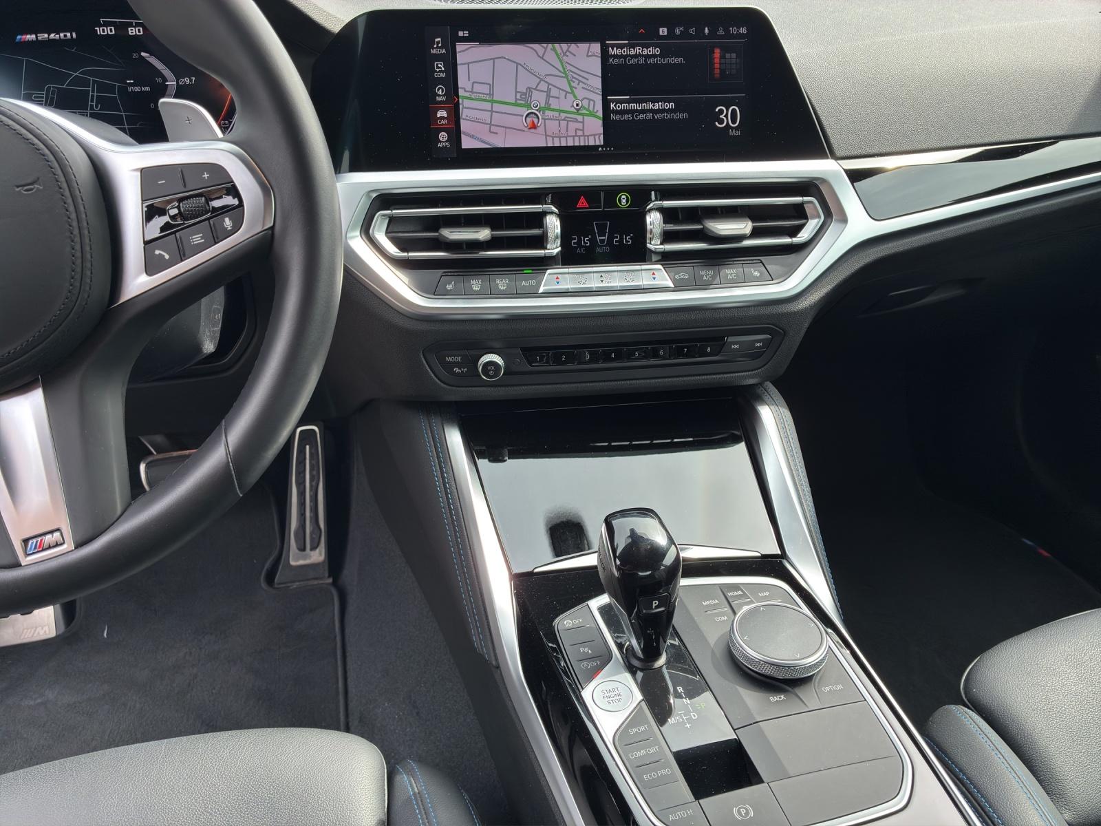 BMW M240i xDrive Coupé-image-17
