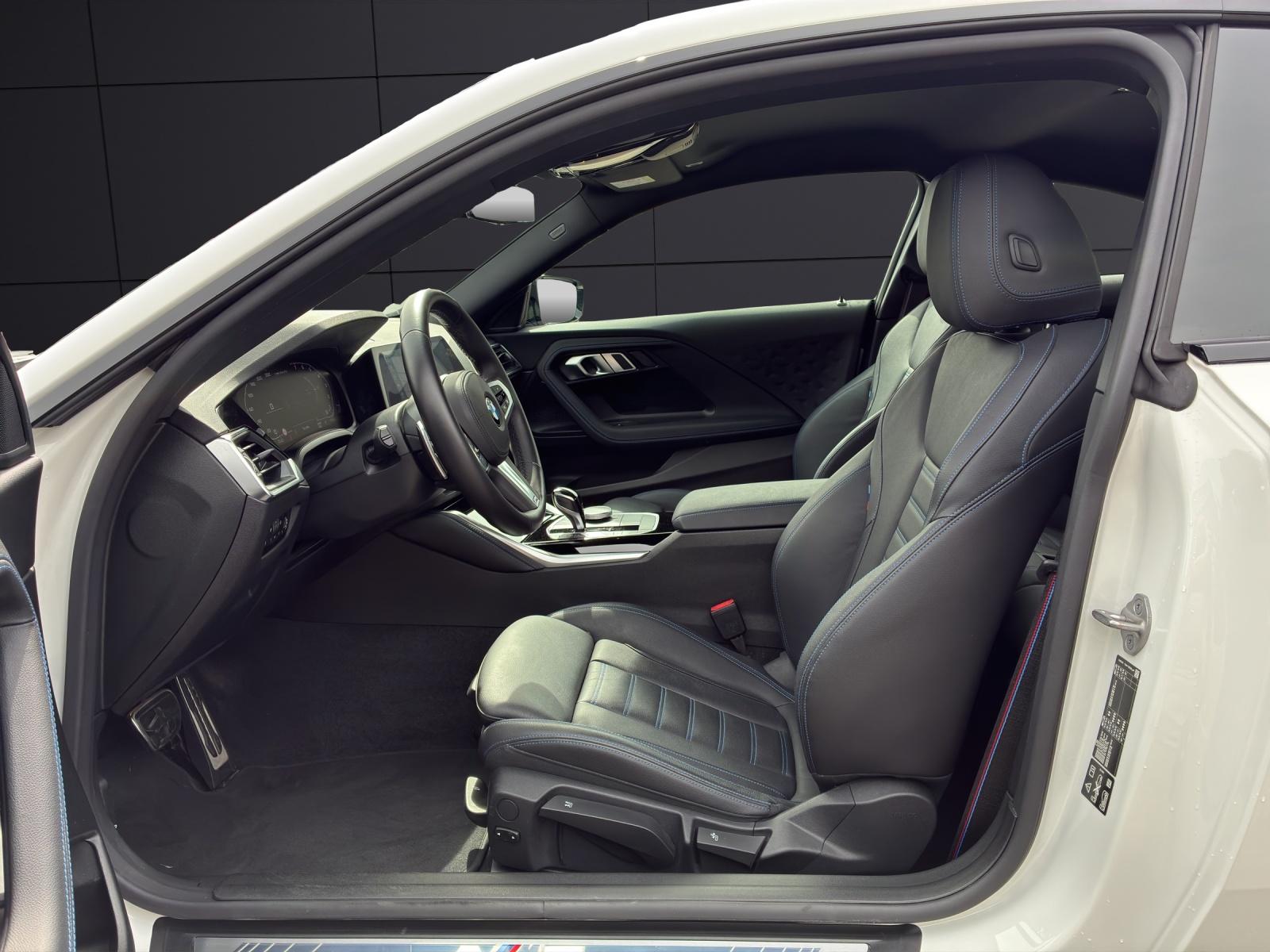 BMW M240i xDrive Coupé-showroom-element-1
